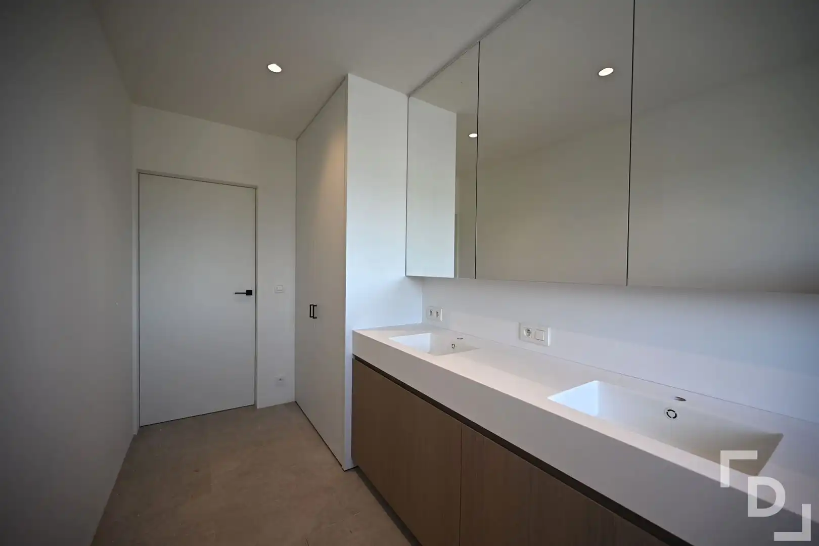Nieuwbouw bel-etage met 4 slaapkamers en ruime tuin foto 9