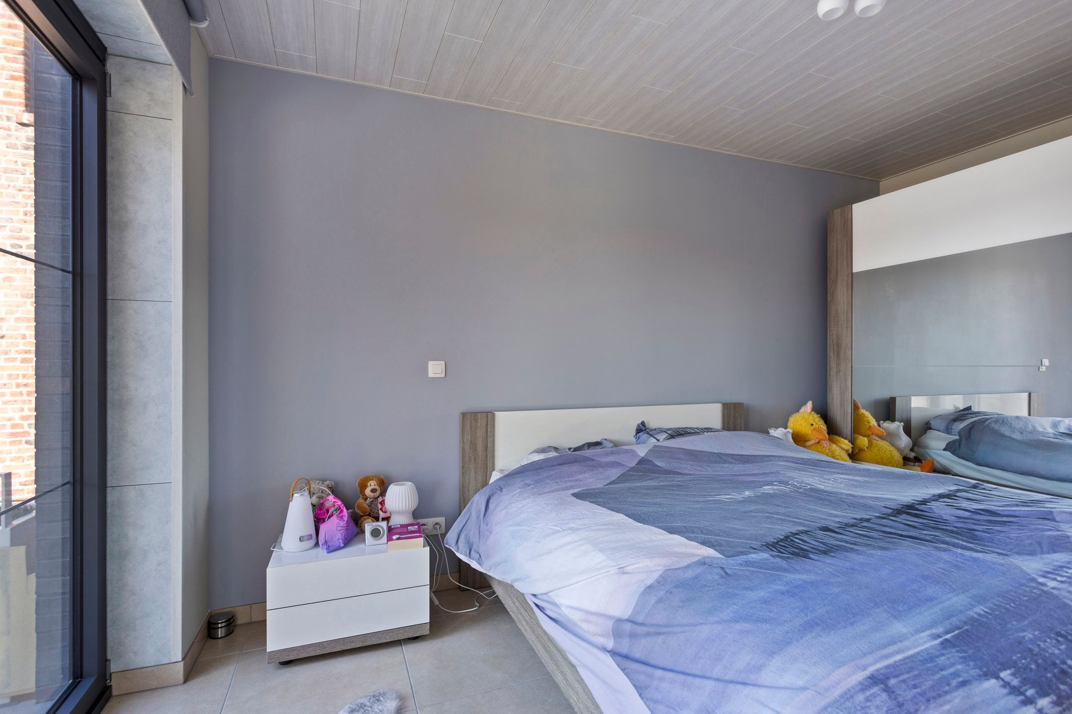 Recent appartement met 2 slpk & parking foto 9