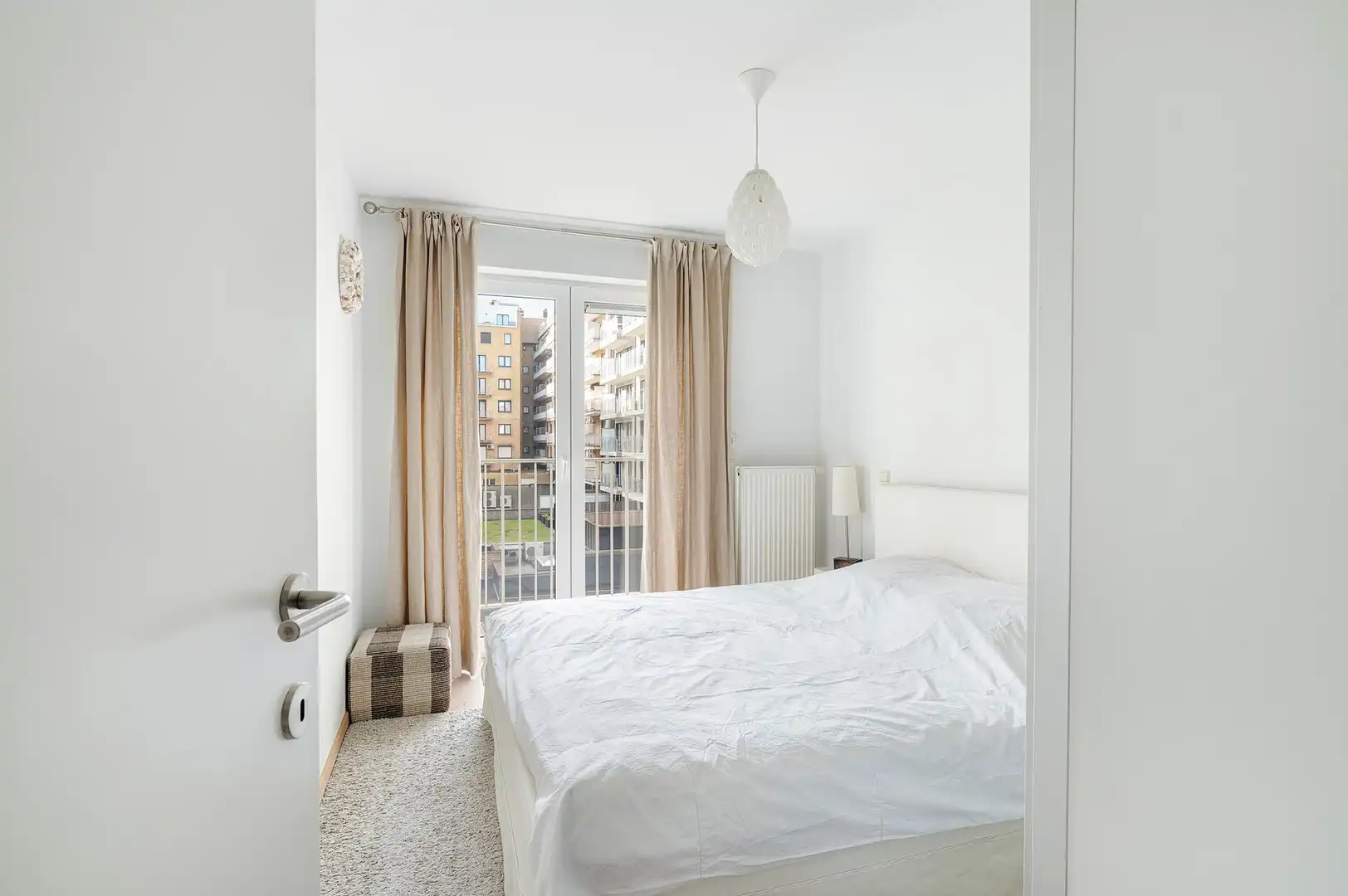 Instapklaar appartement met twee slaapkamers vlak bij zee en het Rubensplein. foto 12