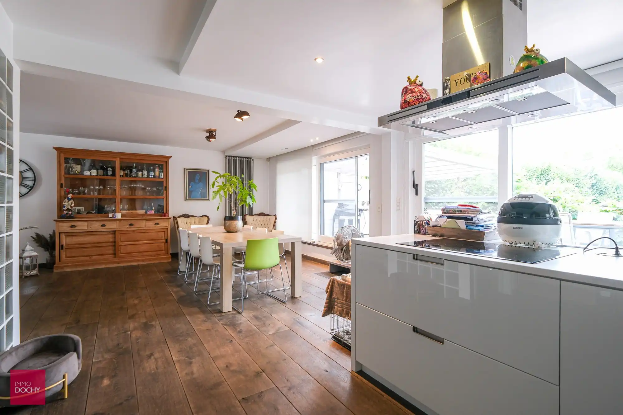 Ruime (groeps)praktijk of kantoor met woning foto 16