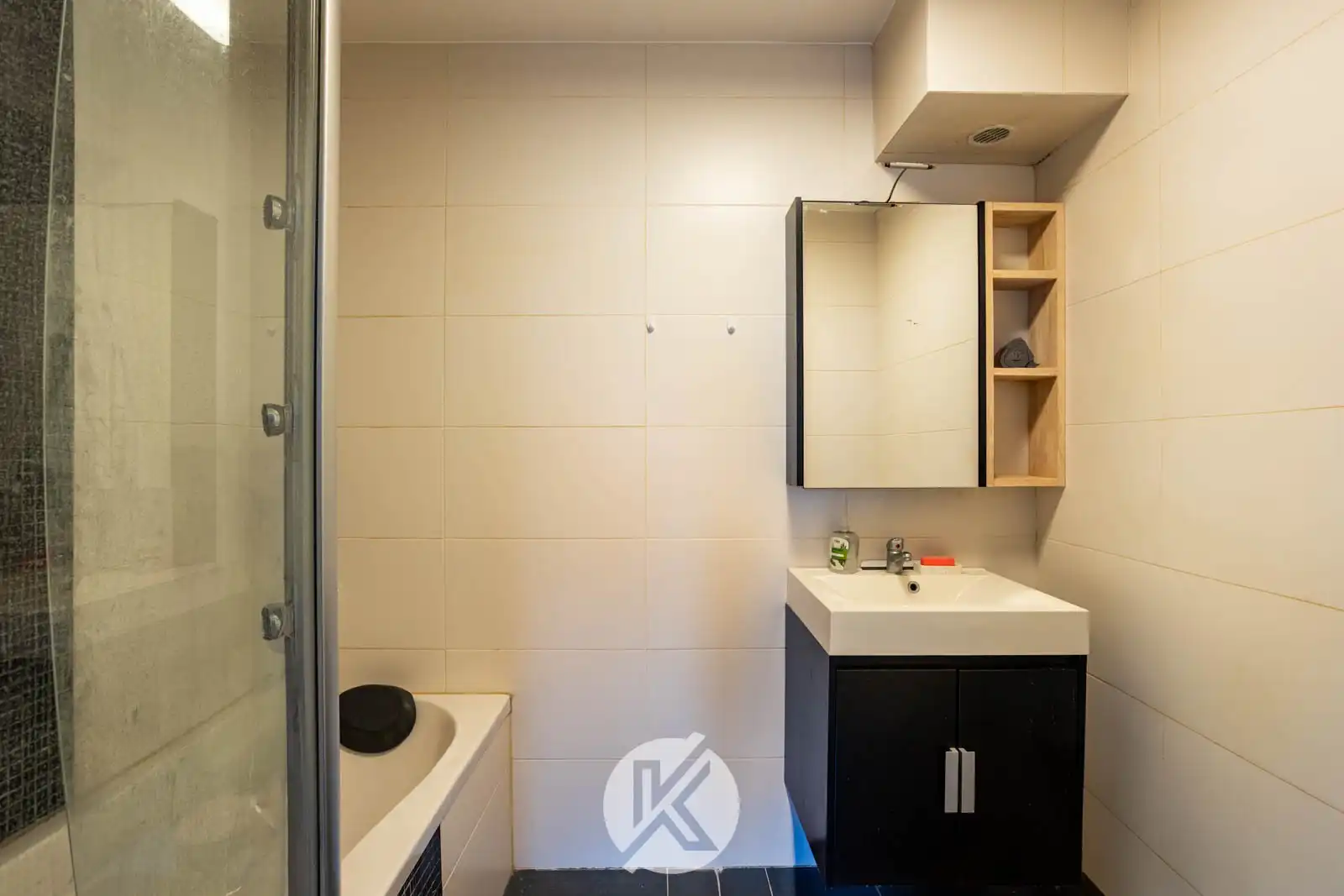 Lichtrijk appartement met ruim terras en staanplaats foto 10