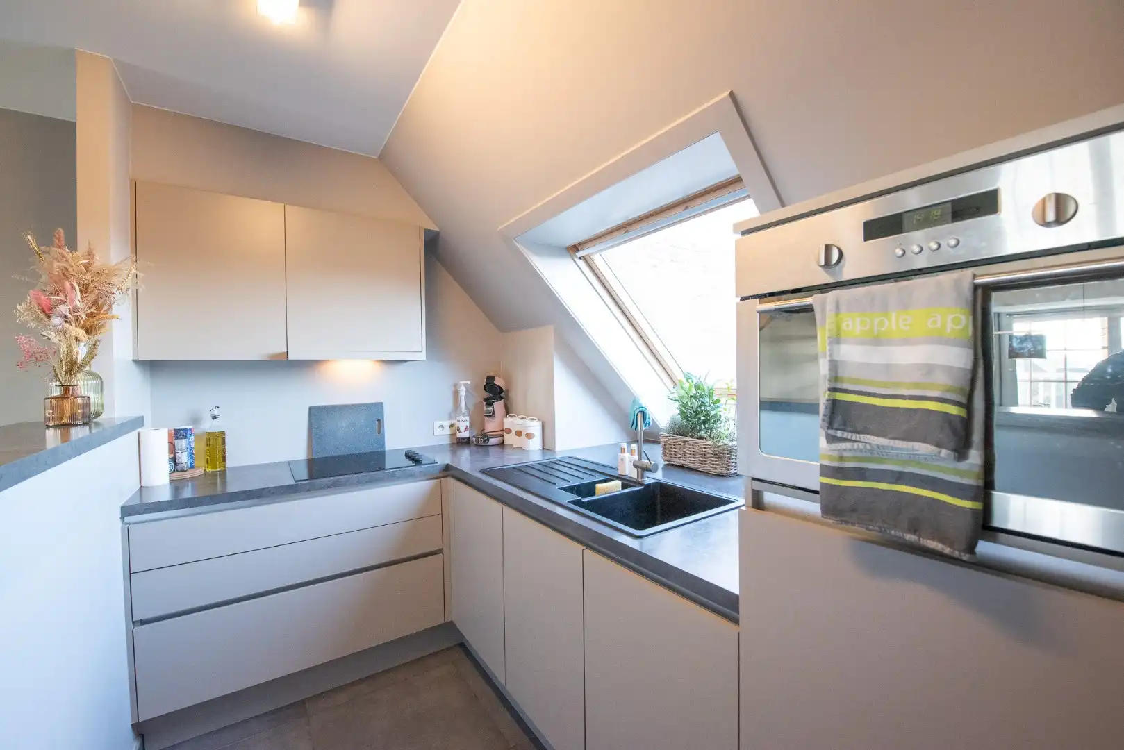 Gezellig 1-slaapkamerappartement te huur in Desselgem foto 4