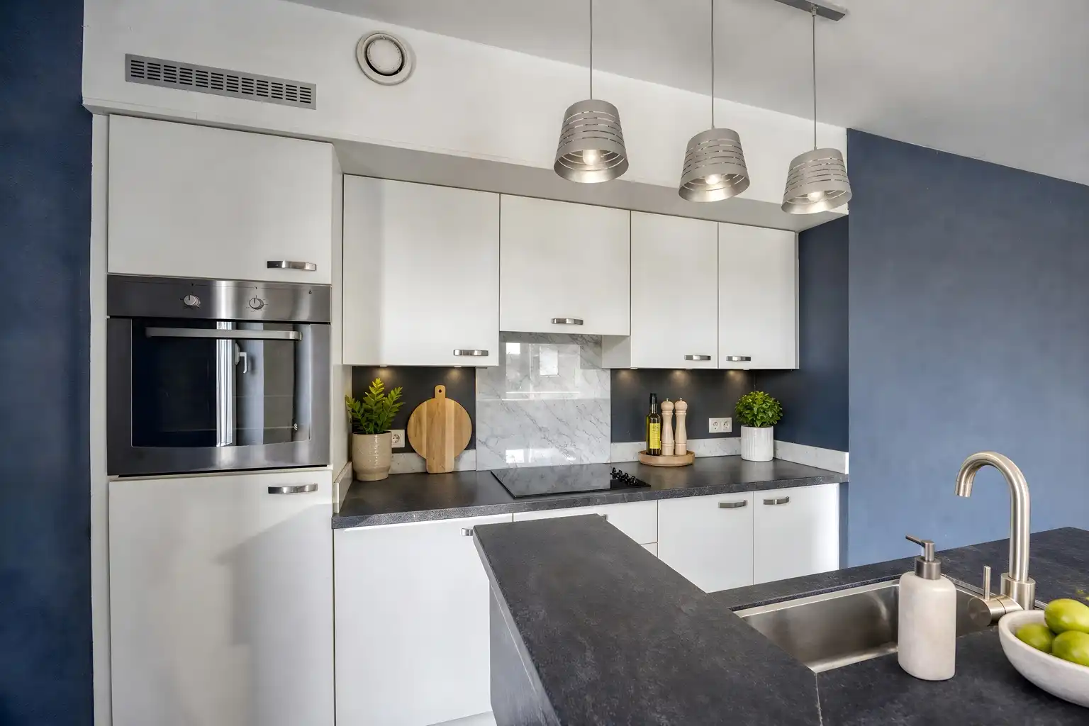 RECENT APPARTEMENT MET BERGING EN PARKEERPLAATS foto 15