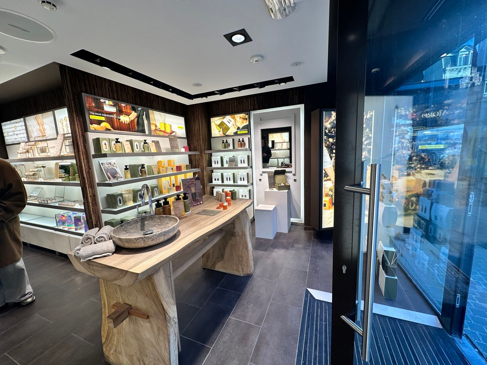 Winkelruimte van 58m² in het hart van Antwerpen foto 6