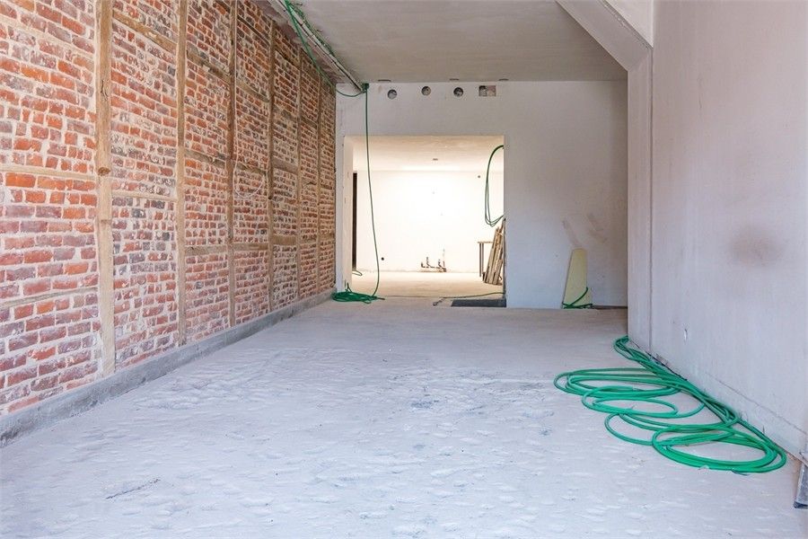 KNAP HANDELSPAND MET VEEL MOGELIJKHEDEN IN HET STADSCENTRUM VAN SINT-TRUIDEN foto 2