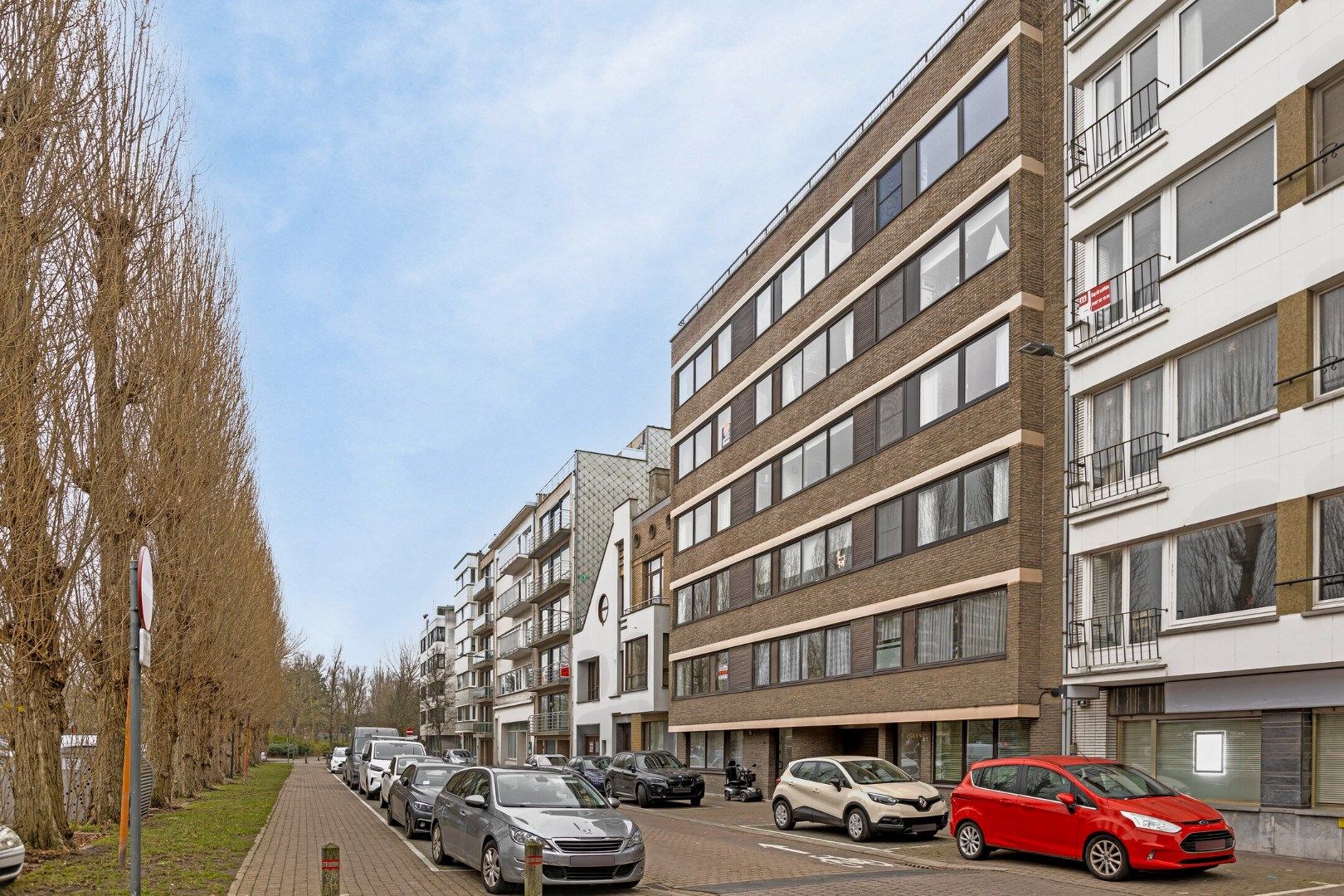 Ruim appartement met mooi open zicht en zonneterras op toplocatie te Oostende! foto {{pictureIndex}}