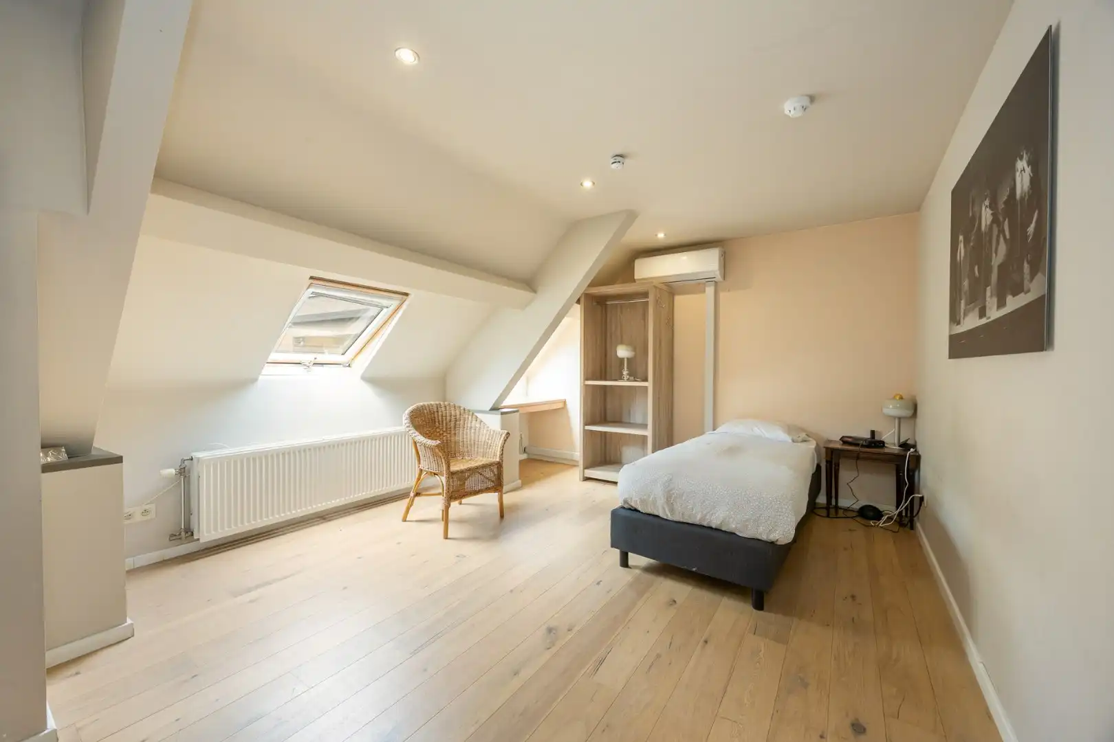 Zeer ruime woning (8 slpk + 8 badkamers) op een perceel van ca. 1.522 m² te Wijnegem/grens Schilde foto 35