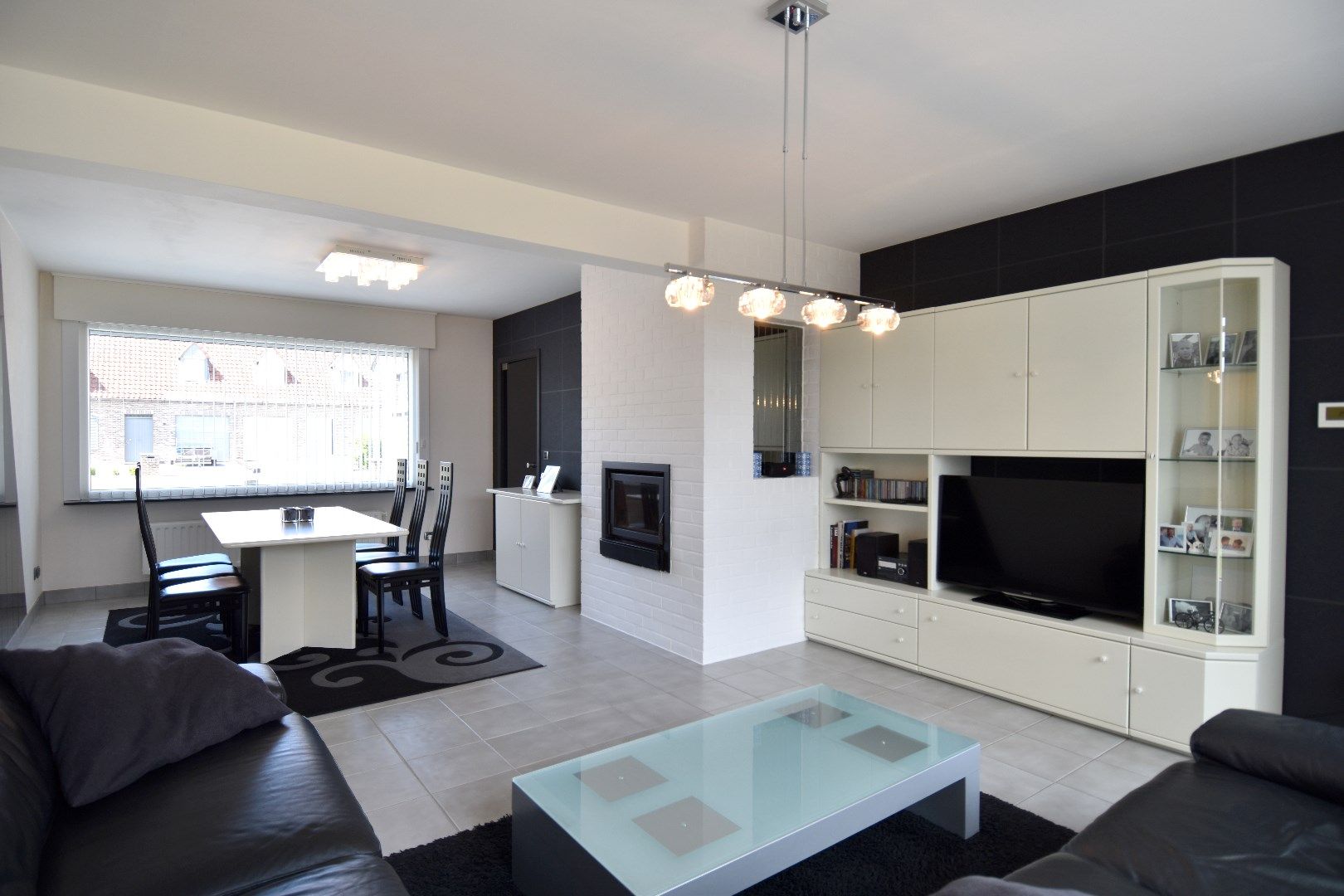 Instapklare HOB met 4 slaapkamers, 2 garages en een mooi stukje te tuin te koop in Lauwe foto 5