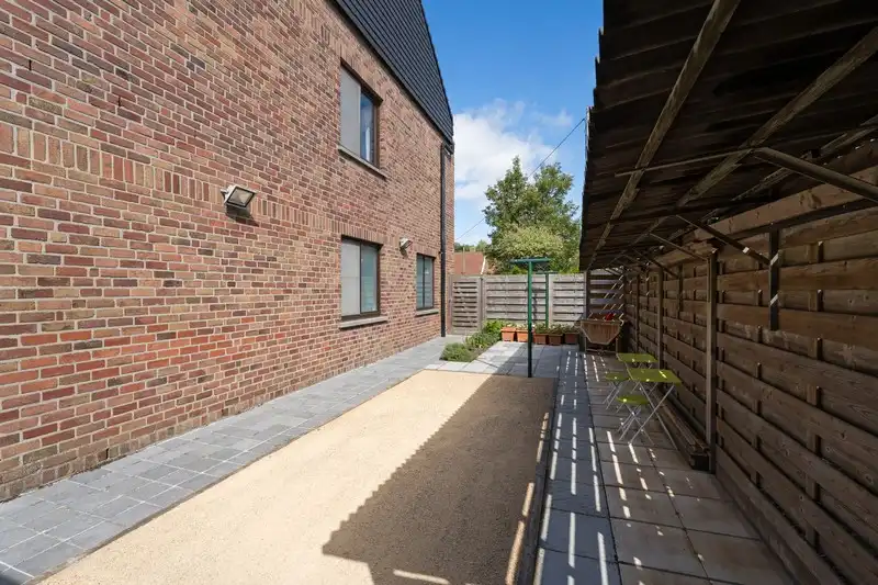 Verzorgde halfopen bebouwing met vele mogelijkheden te De Haan. foto 44