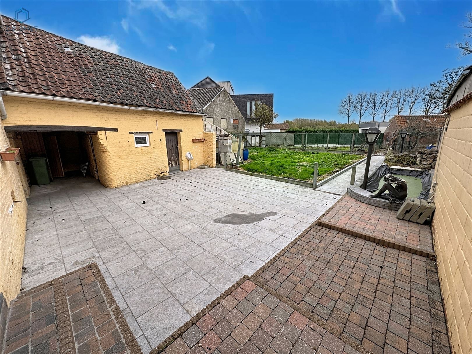 Rustig gelegen gezinswoning met 3 slaapkamers, garage en ruime tuin in Idegem foto 8