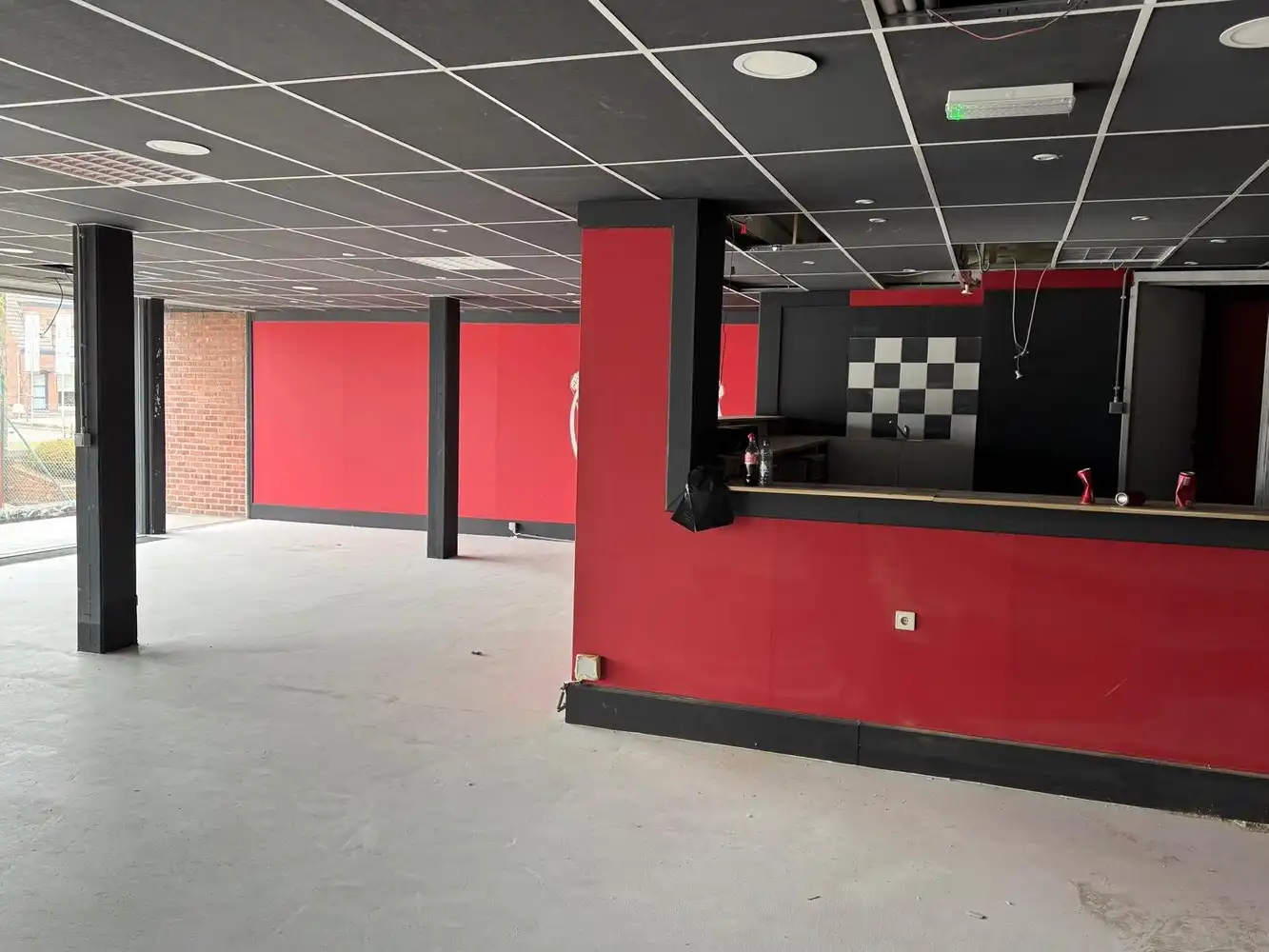 Handelspand met maximale zichtbaarheid langs de Rijksweg in Maasmechelen foto 4