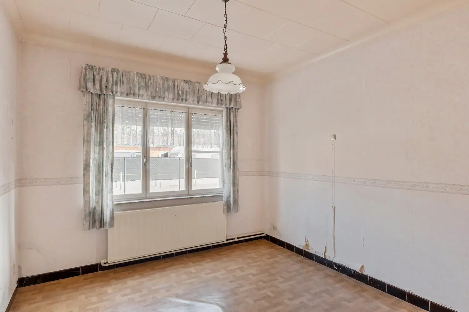 PRACHTIG GELEGEN WONING VLAK BIJ CENTRUM BONHEIDEN foto 12