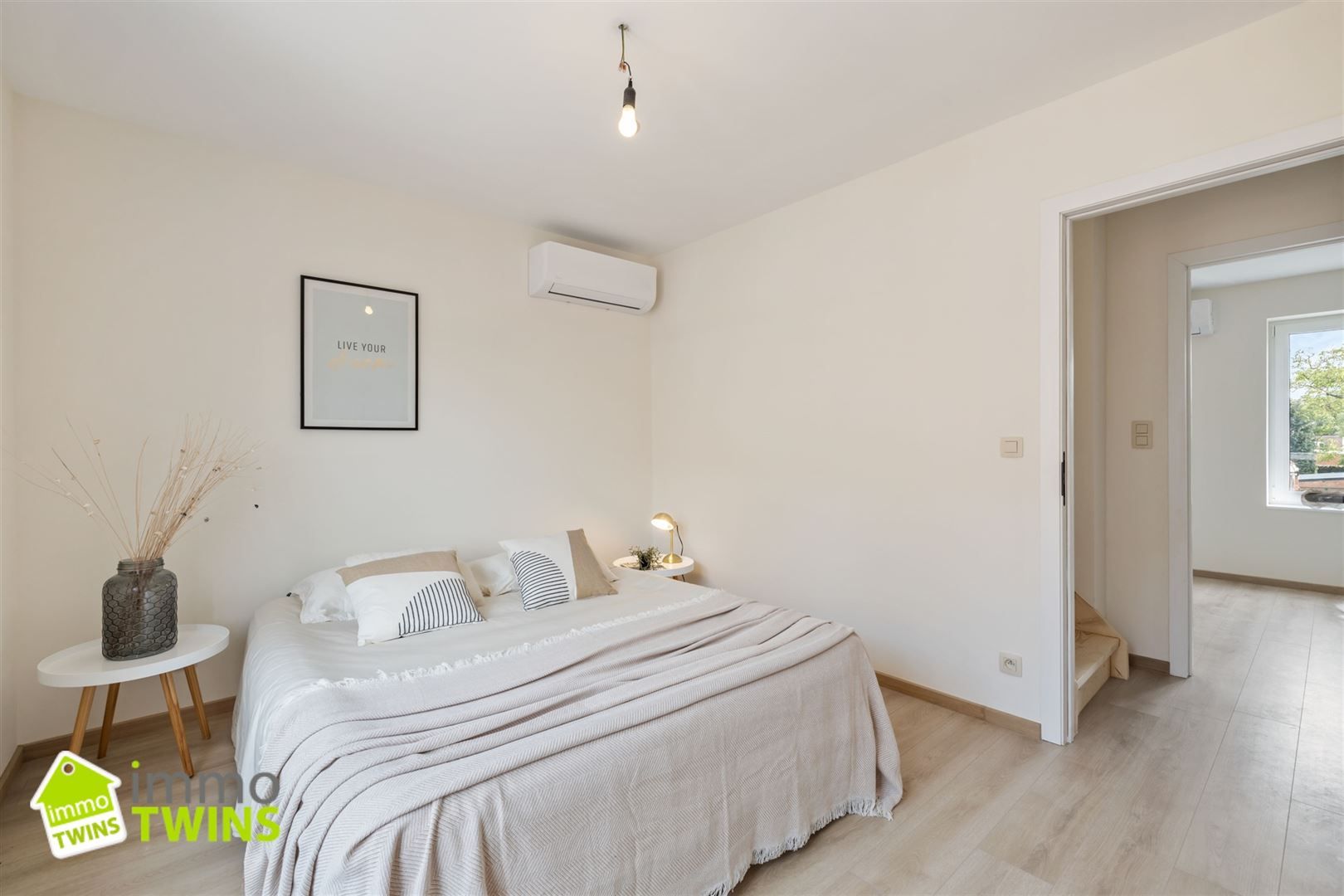 Volledig gerenoveerde woning in het hart van Kemzeke foto 13