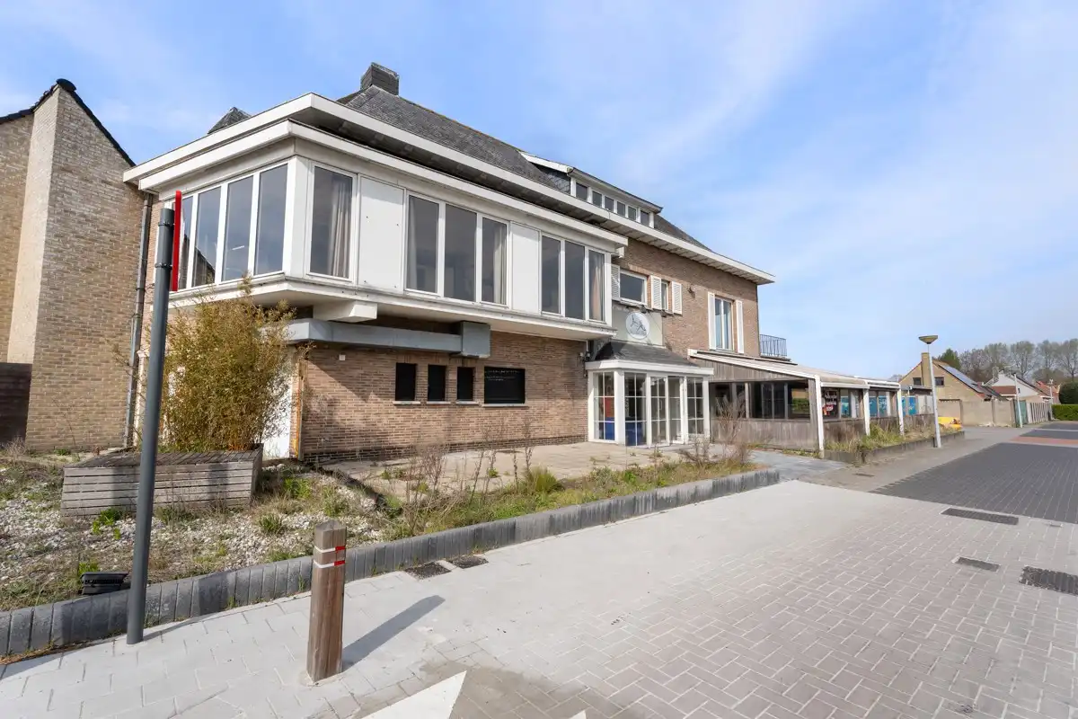 Ruime woning met handelspand te koop in De Panne foto 18