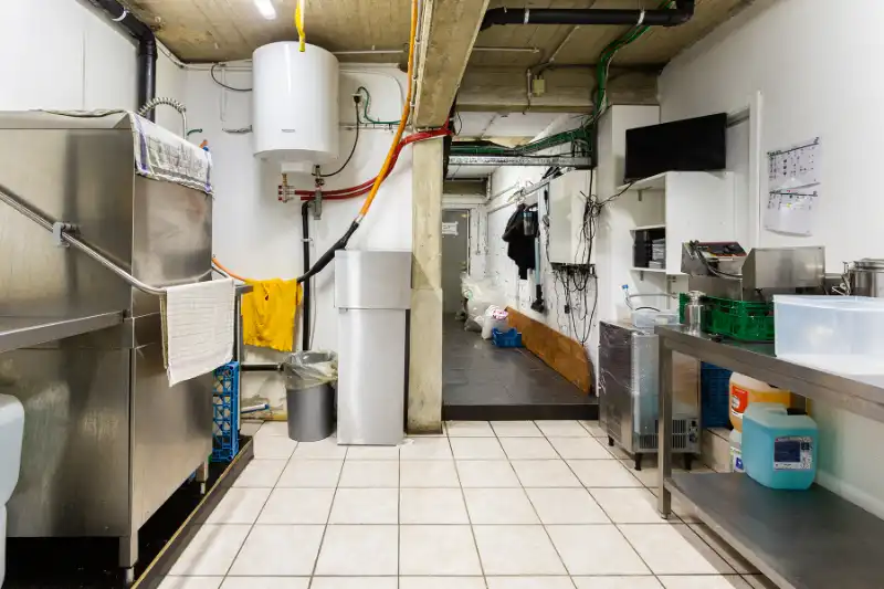 Prachtig handelspand met veel RUIMTE EN ETALAGE, gratis parking! TOPlocatie Patio Donk! foto 17