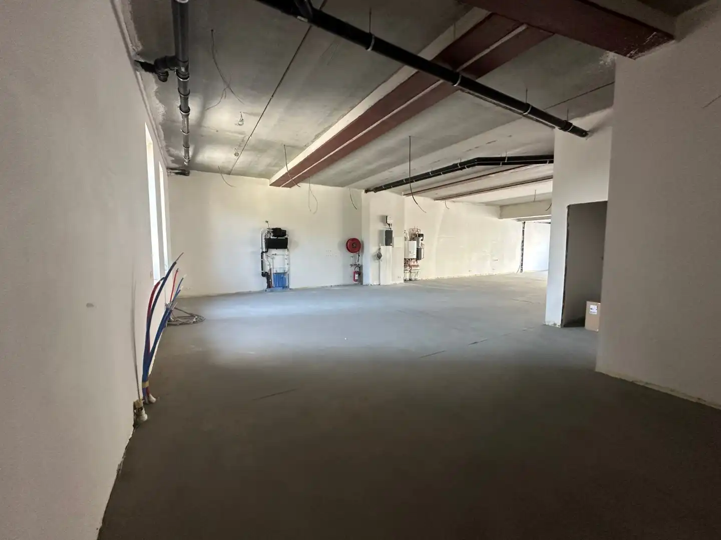 Prachtig handelspand van 166m² met een uitbouw vooraan van 19,5m² gelegen te St-Idesbald foto 7