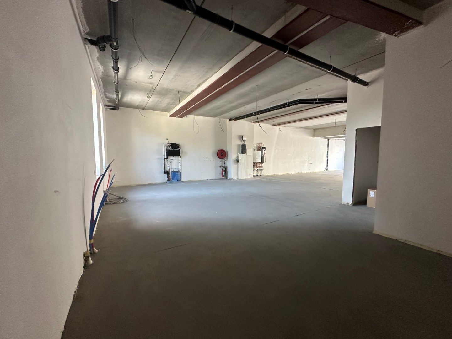 Prachtig handelspand van 166m² met een uitbouw vooraan van 19,5m² gelegen te St-Idesbald foto 7