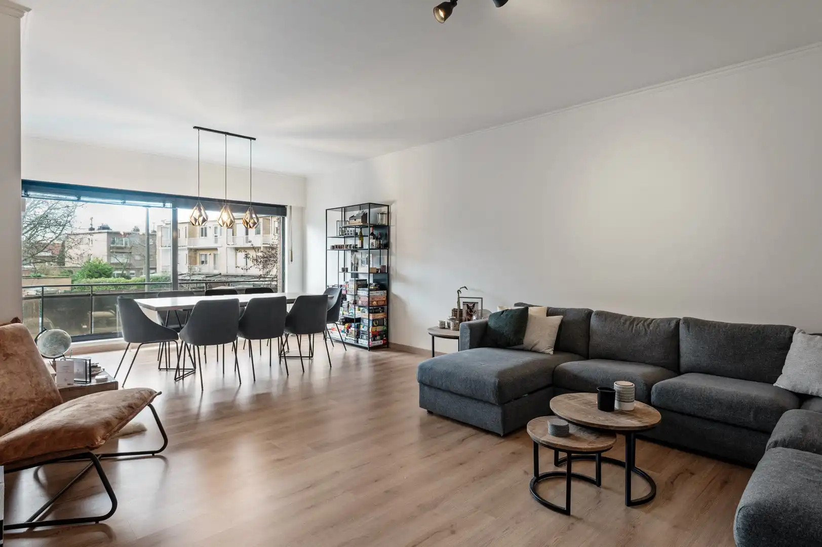 Lichtrijk, ruim appartement vlak bij centrum van Ekeren foto 6