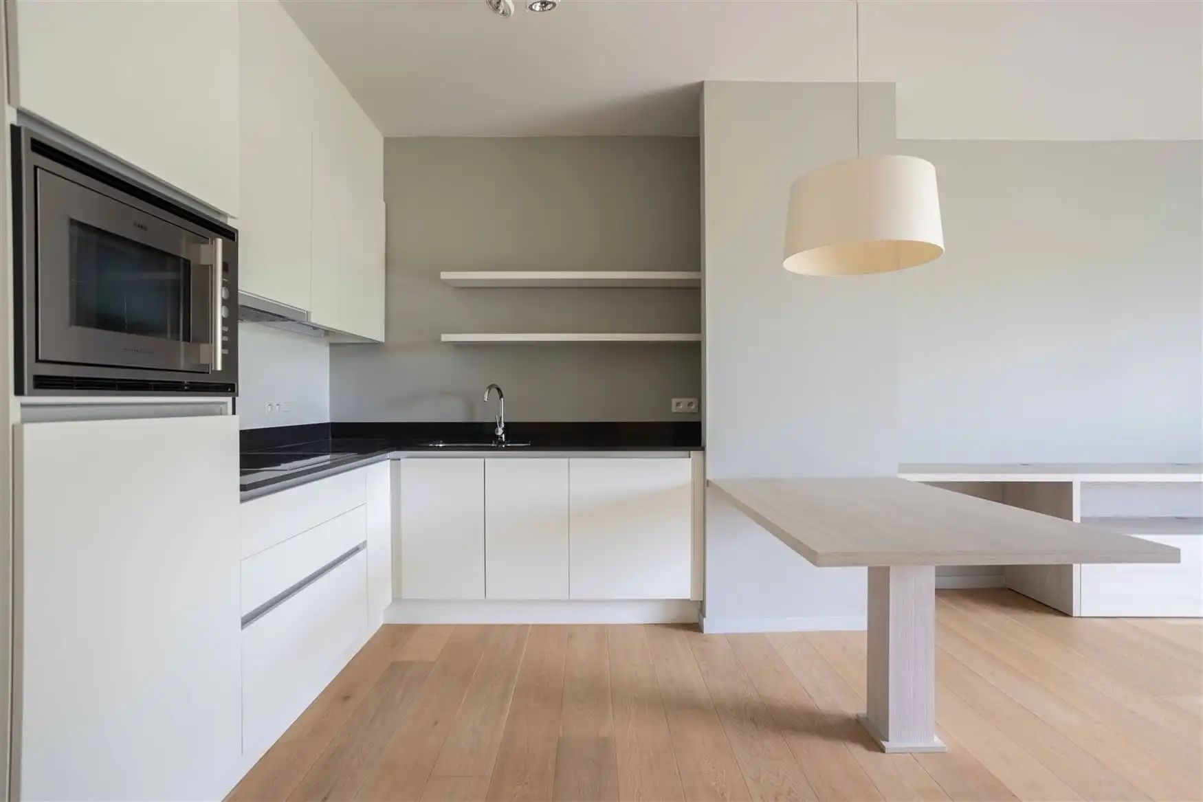 Lichtrijke assistentieflat (inclusief autoplaats) foto 3