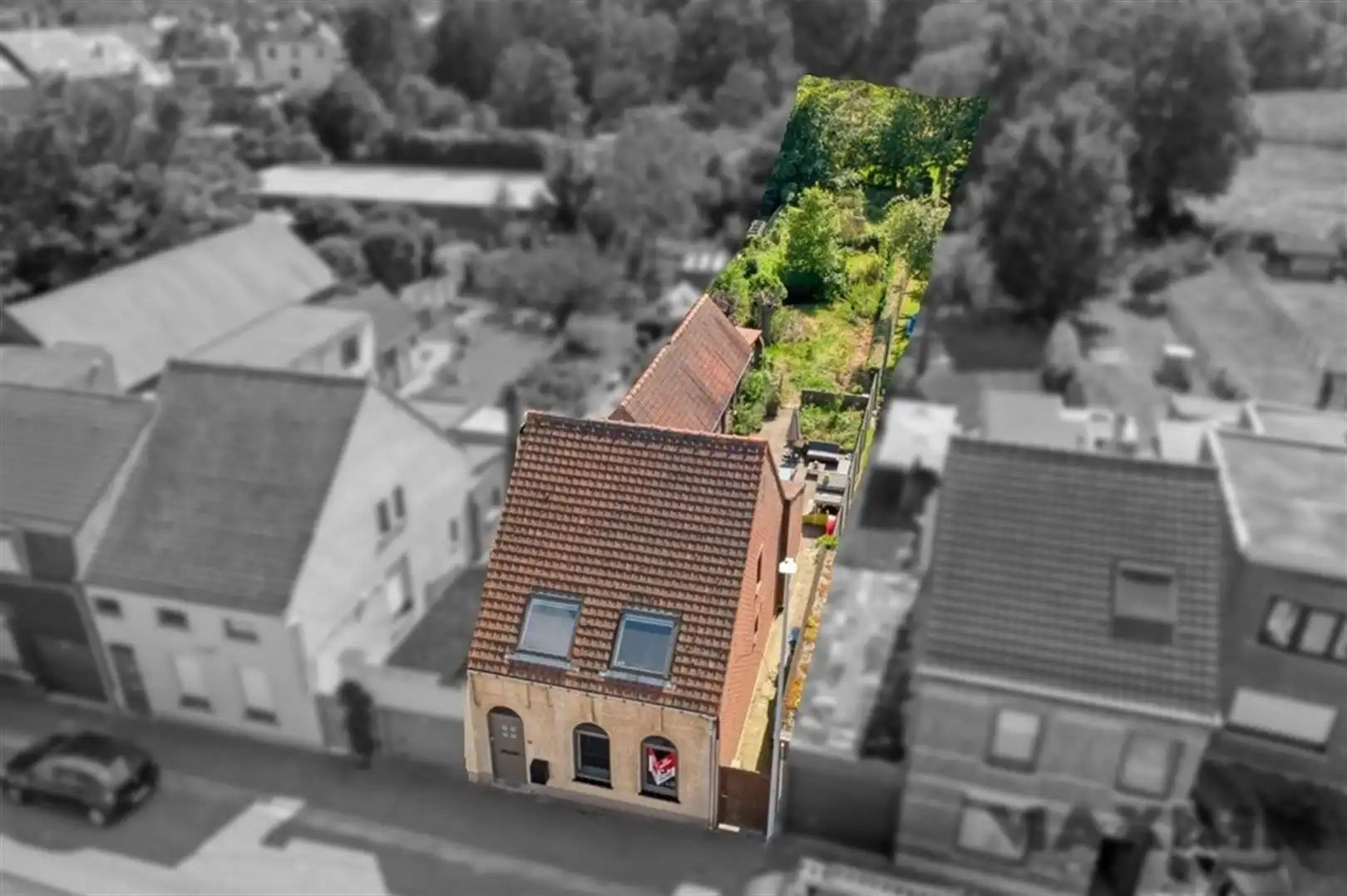 Hoofdfoto van de publicatie: HOB met dieplopende tuin en veel potentieel