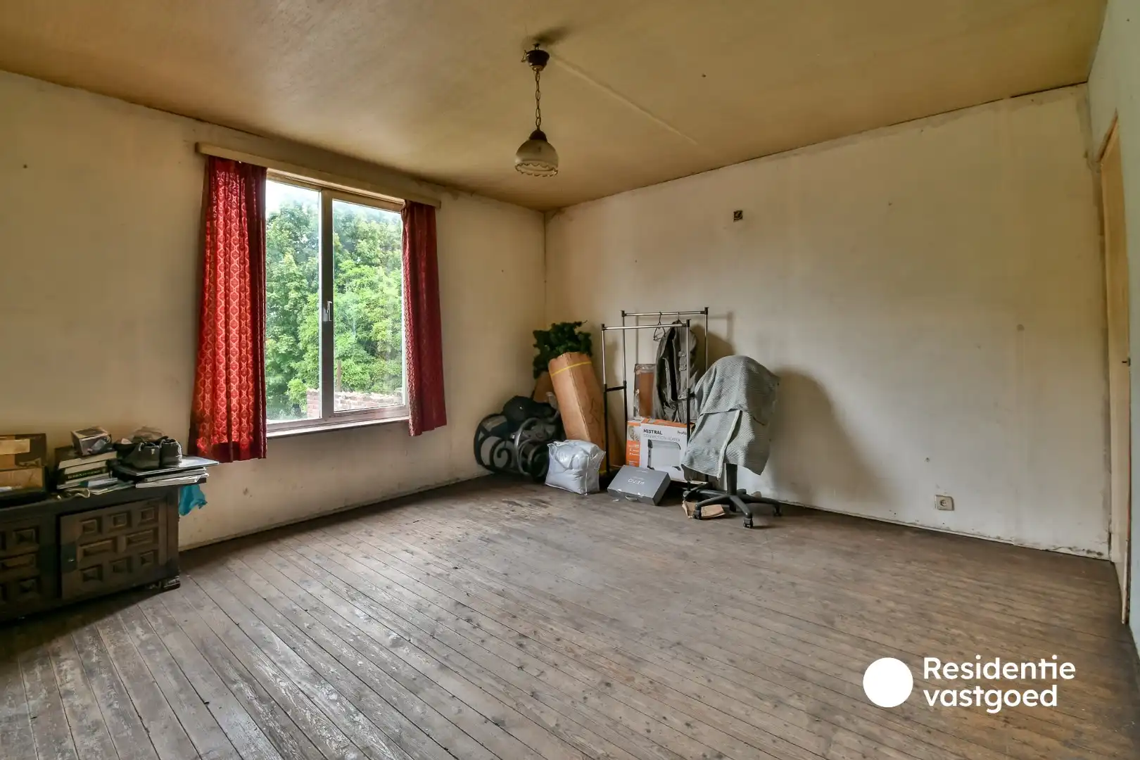Renovatieproject met veel potentieel in het hart van Torhout! foto 5