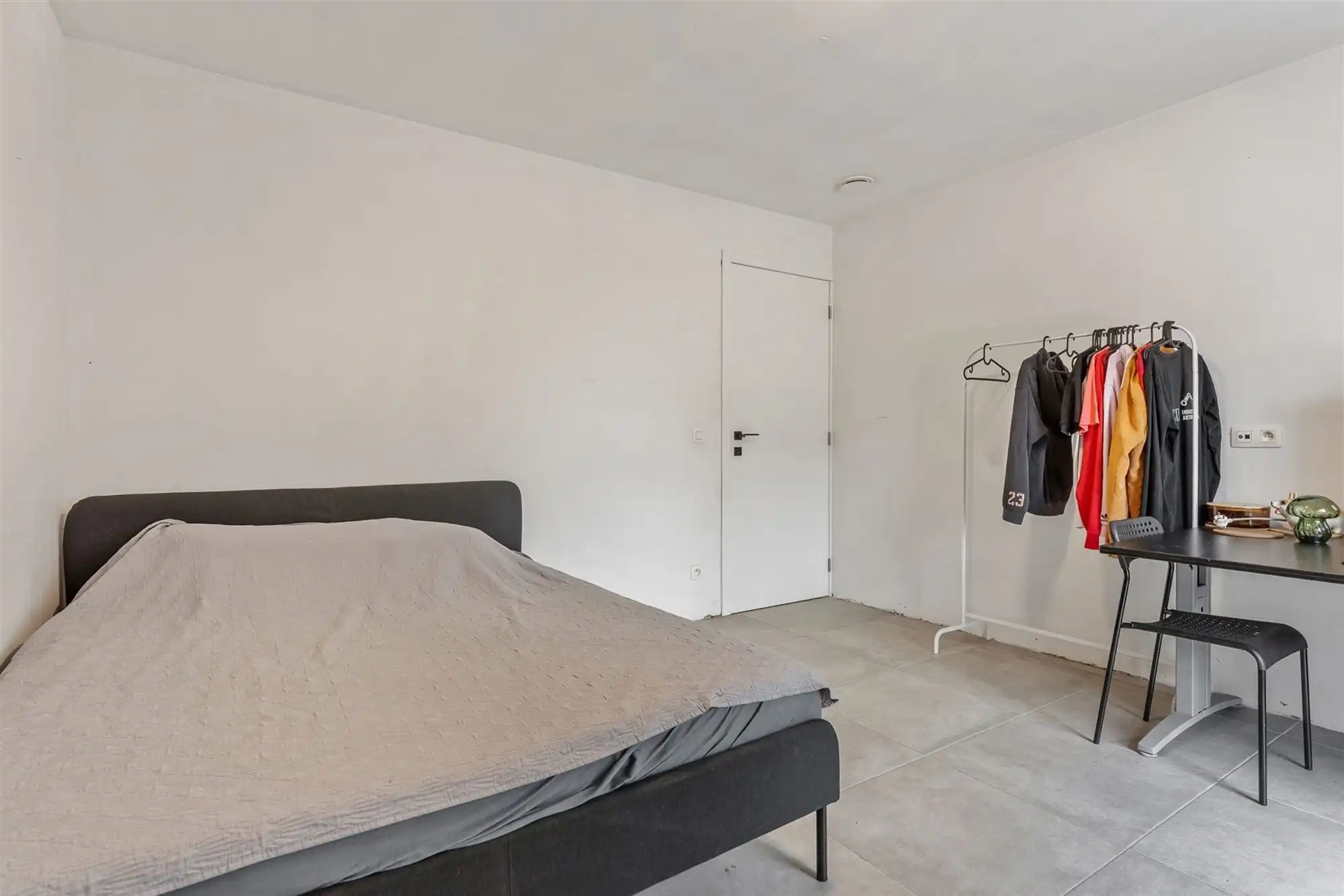 RUIM RECENT APPARTEMENT (2023) MET 2 SLAAPKAMERS TE KORSPEL foto 17