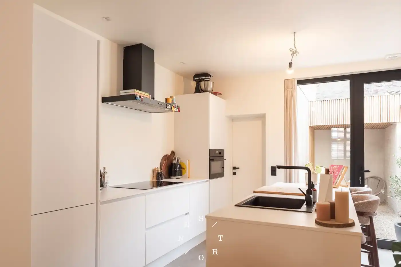 Stijlvol en kwalitatief gerenoveerde stadswoning te koop in Brugge foto 5