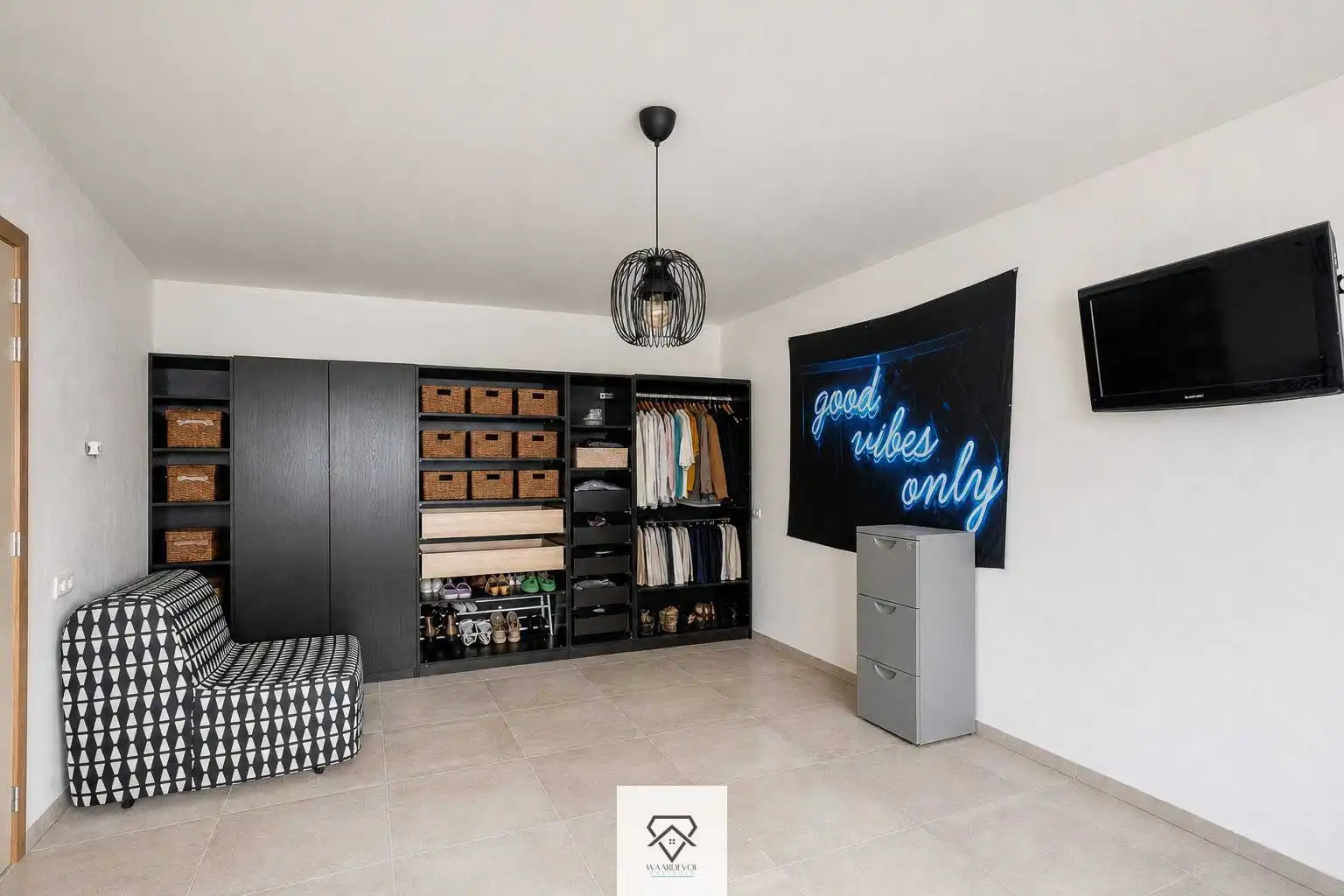 Moderne bungalow met EPC A en ruime kelder in Mariakerke foto 15