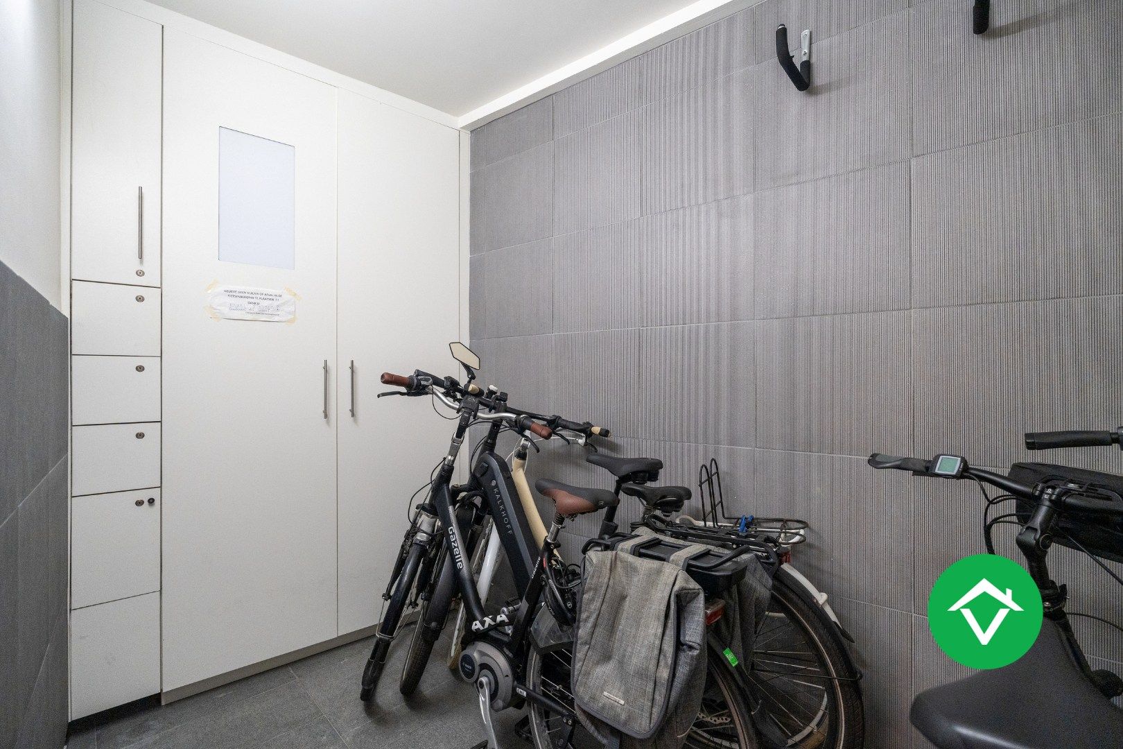 Instapklaar bemeubeld hoekappartement met 2 slaapkamers te koop in Oostende foto 17
