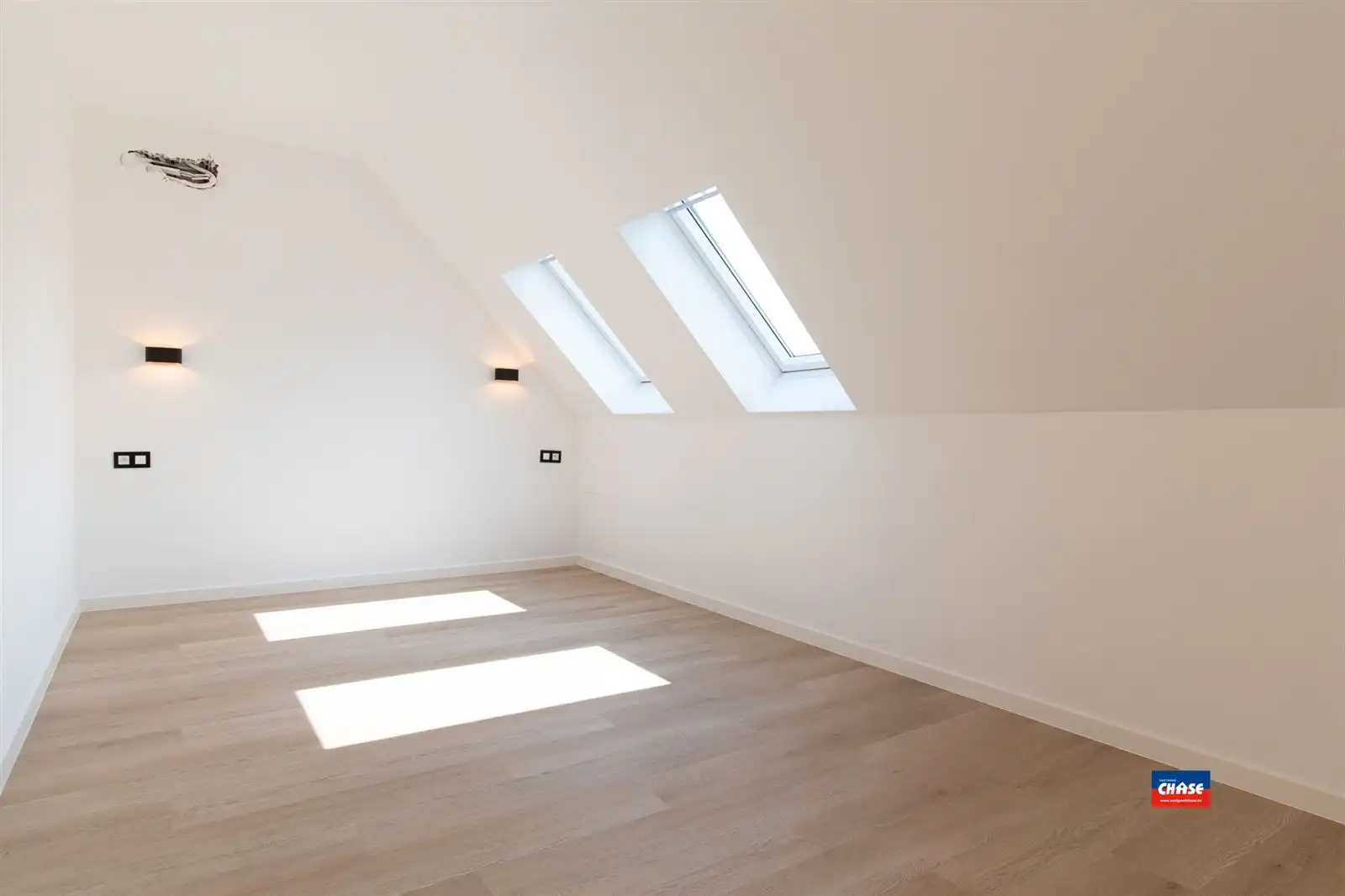 Nieuwbouwwoning met 4 slpks, 3 badk en tuin foto 24