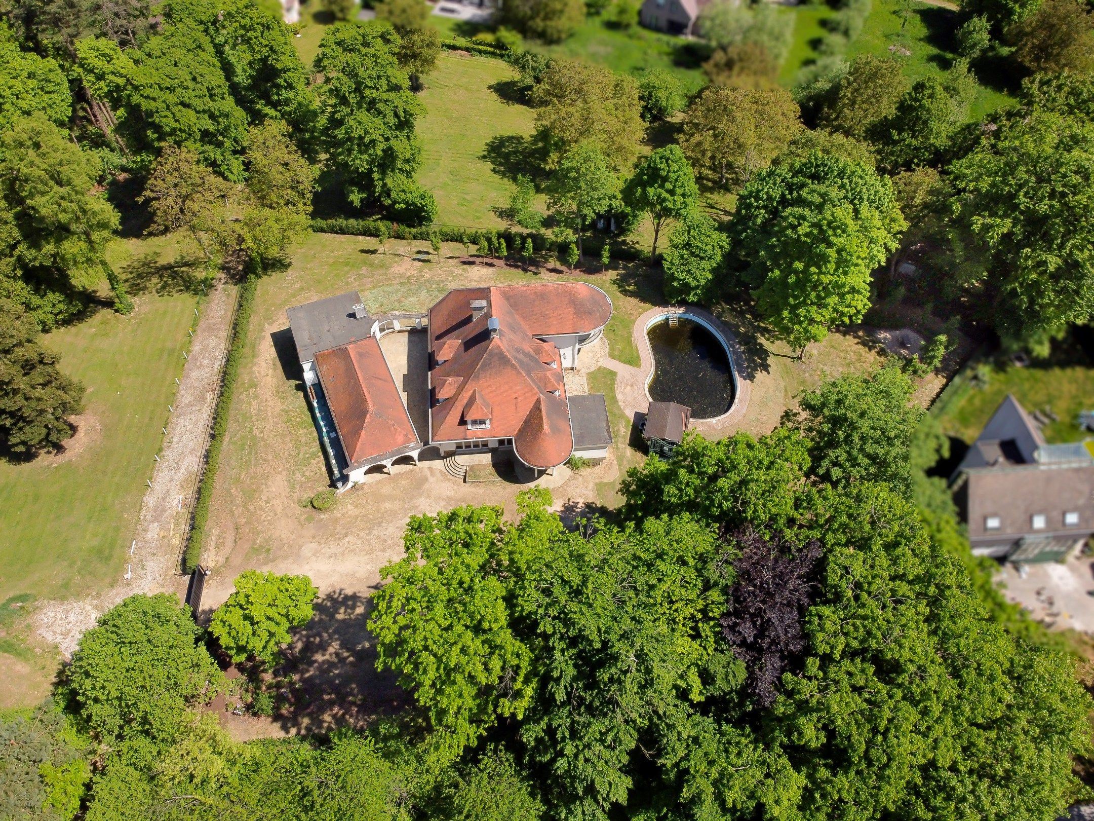 Karaktervolle villa op toplocatie! foto {{pictureIndex}}