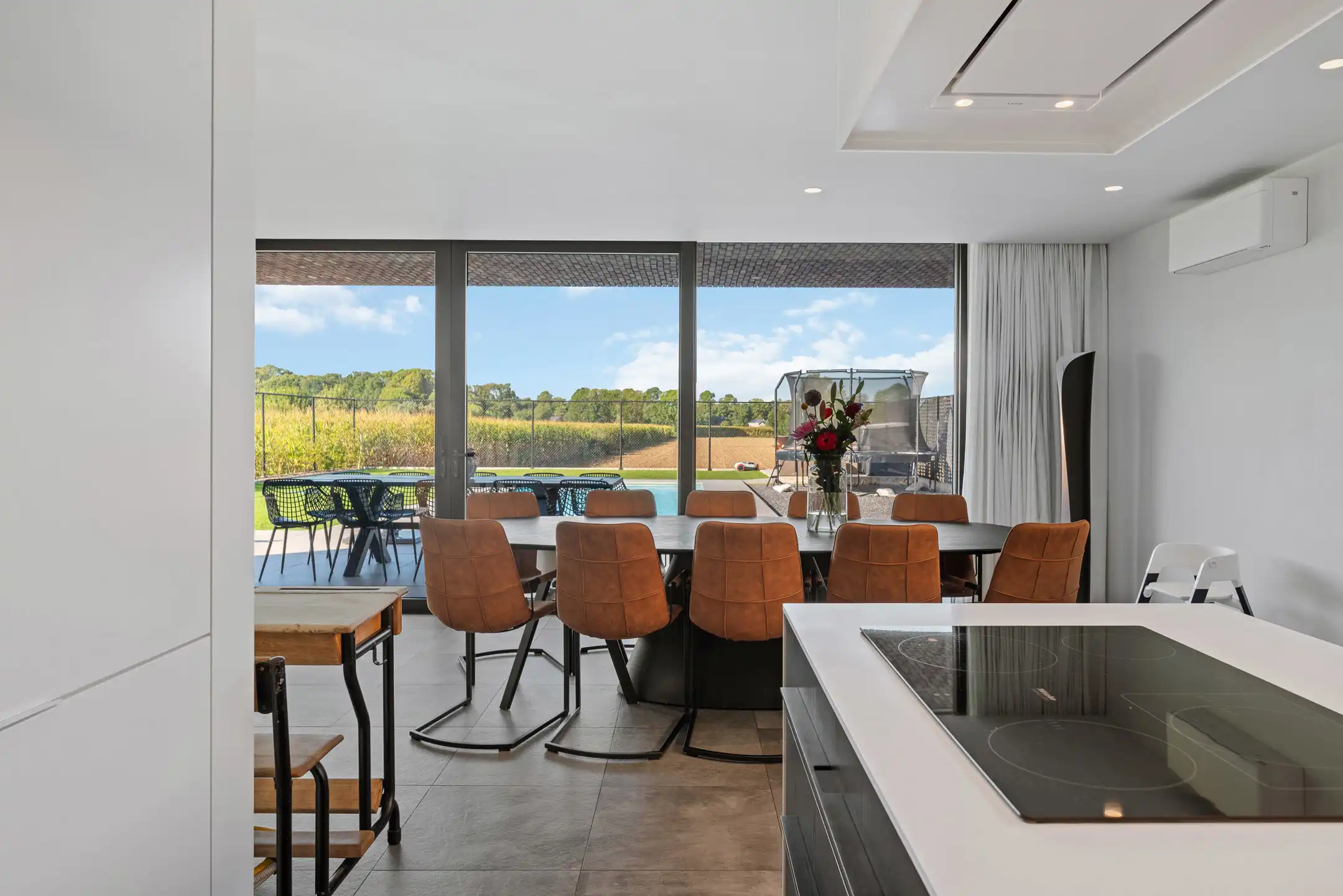 Exclusieve woning met zwembad te Moelingen foto 9