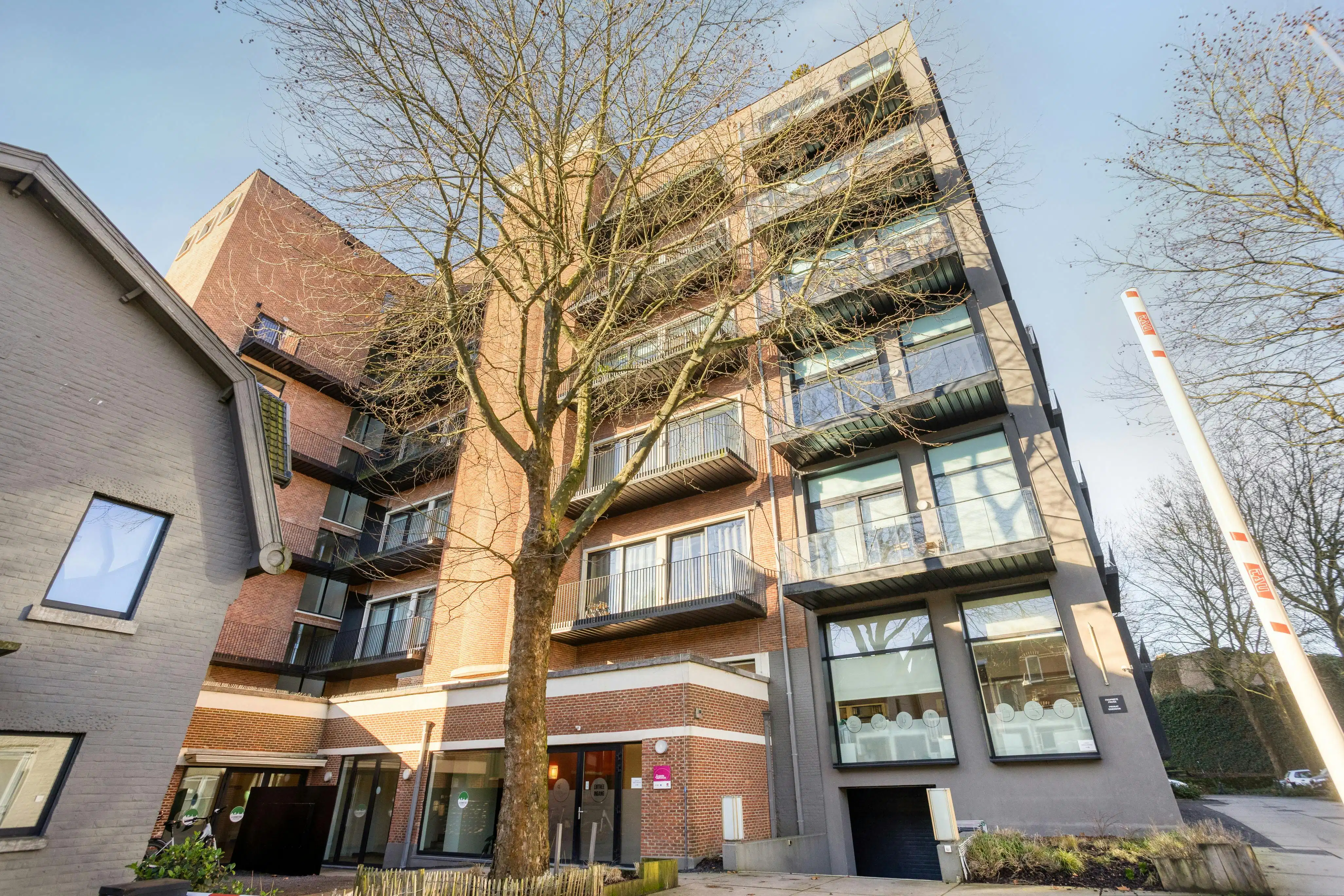 Loft-appartement één slaapkamer in voormalig fabrieksgebouw foto 19