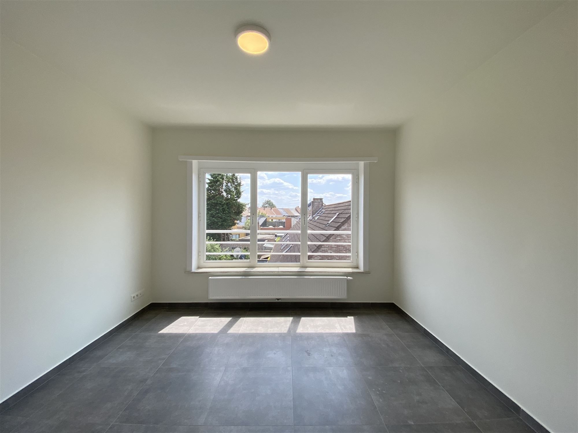 Gerenoveerd appartement met garagebox te Wondelgem  foto 16