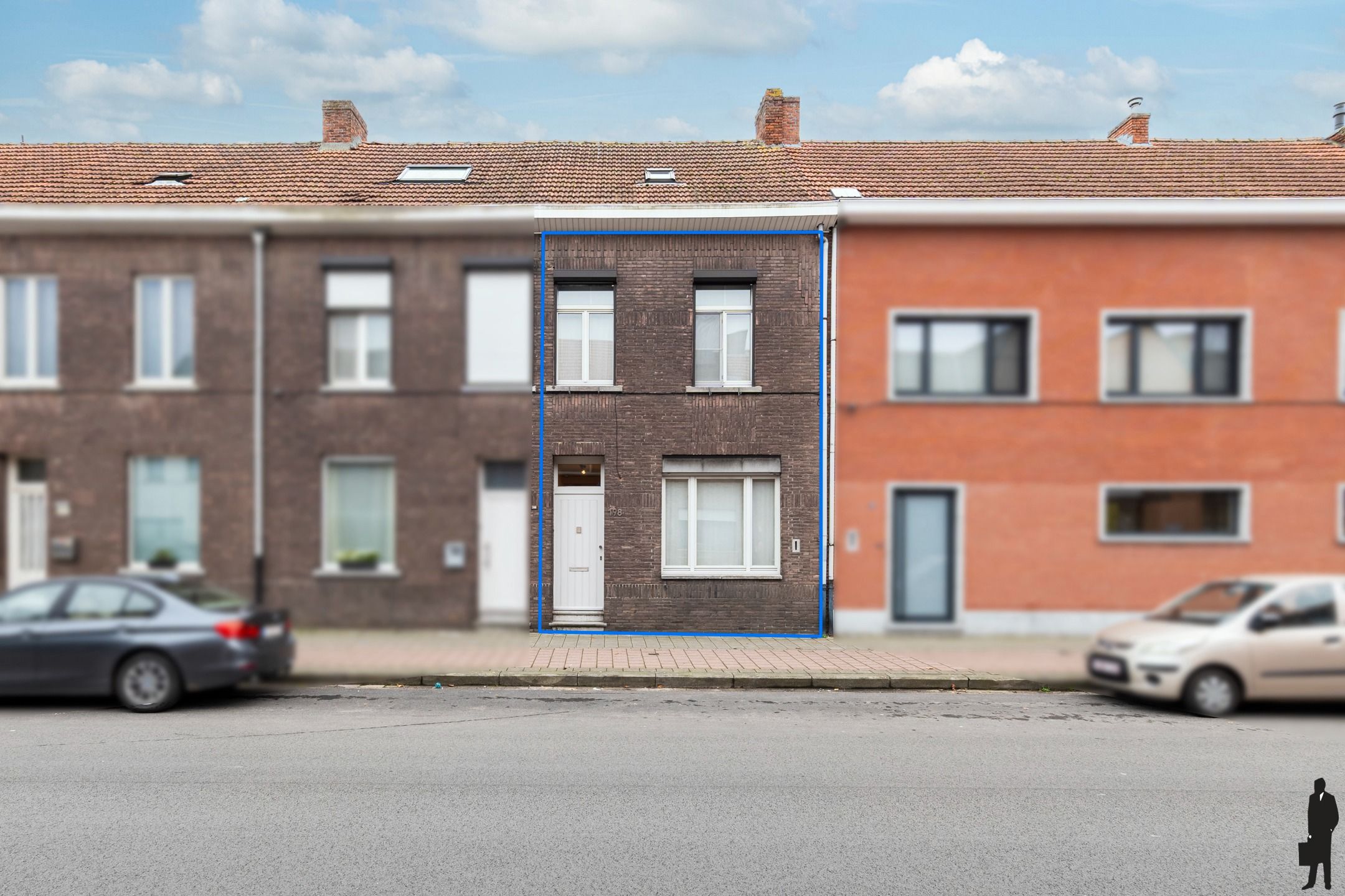 Instapklare stadswoning met diepe tuin en garage. foto {{pictureIndex}}