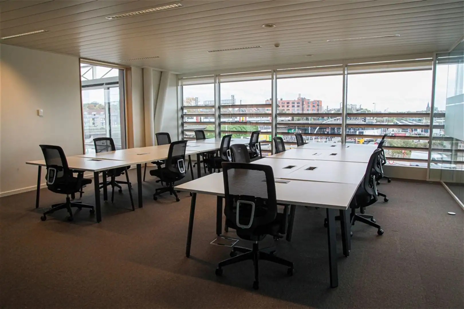 Full-service kantoren aan Dampoort station - ruimtes vanaf 17m² tem 63m² foto 27