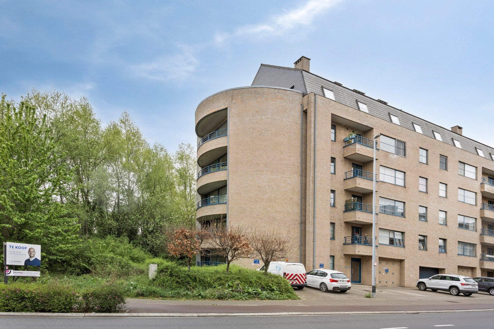 Goed gelegen 2-slaapkamerappartement  – EPC 218 kWh/m² - bewoonbare opp. 104 m² foto {{pictureIndex}}