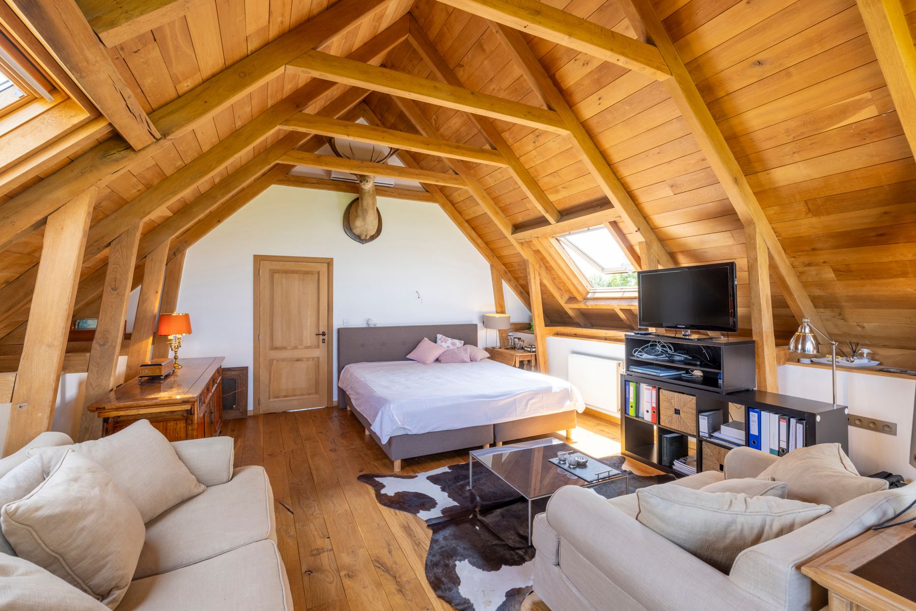 Woning met 3 slaapkamers en 7000m² weide! foto 14