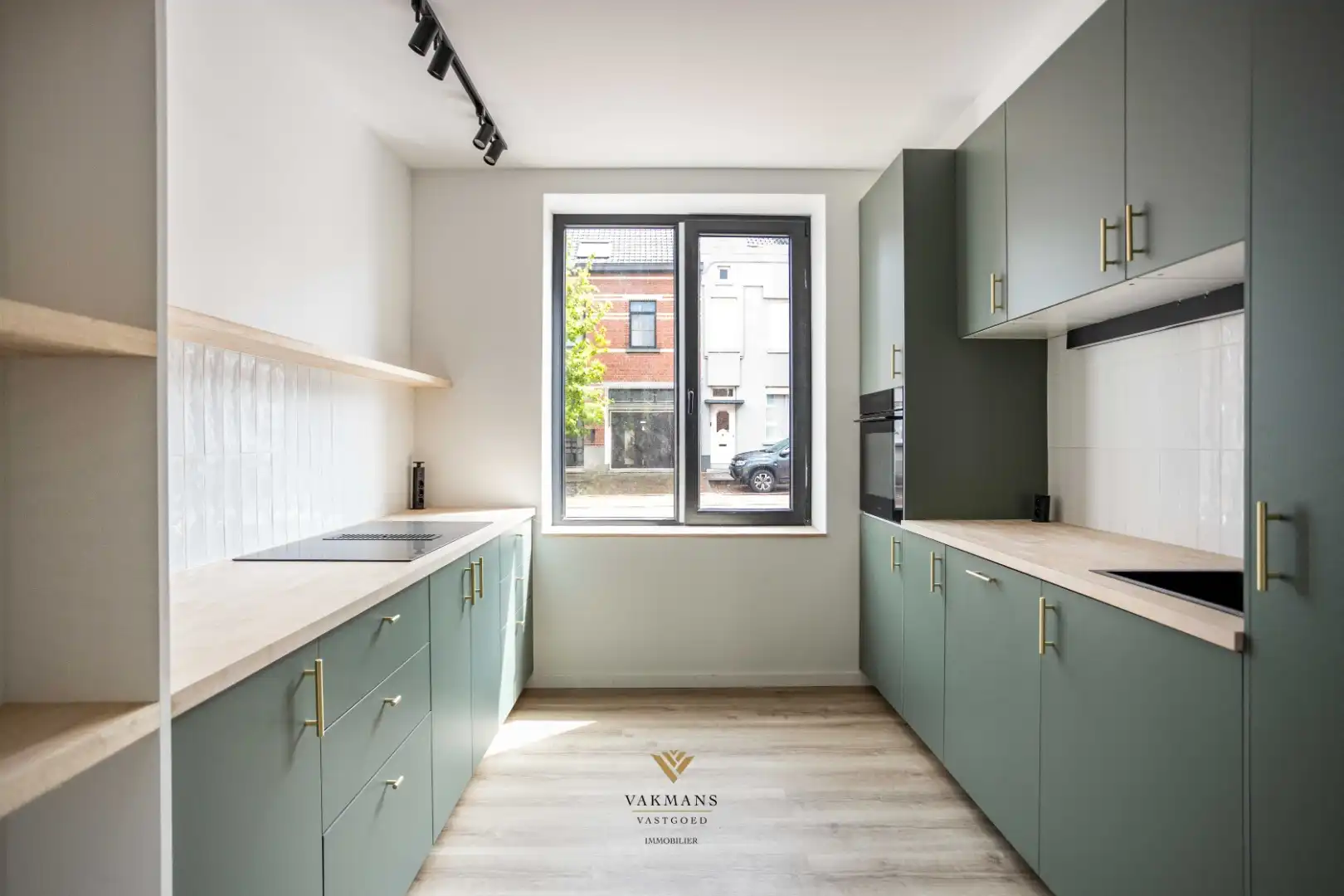 Een vernieuwd huis met 3 slaapkamers en garage foto 11