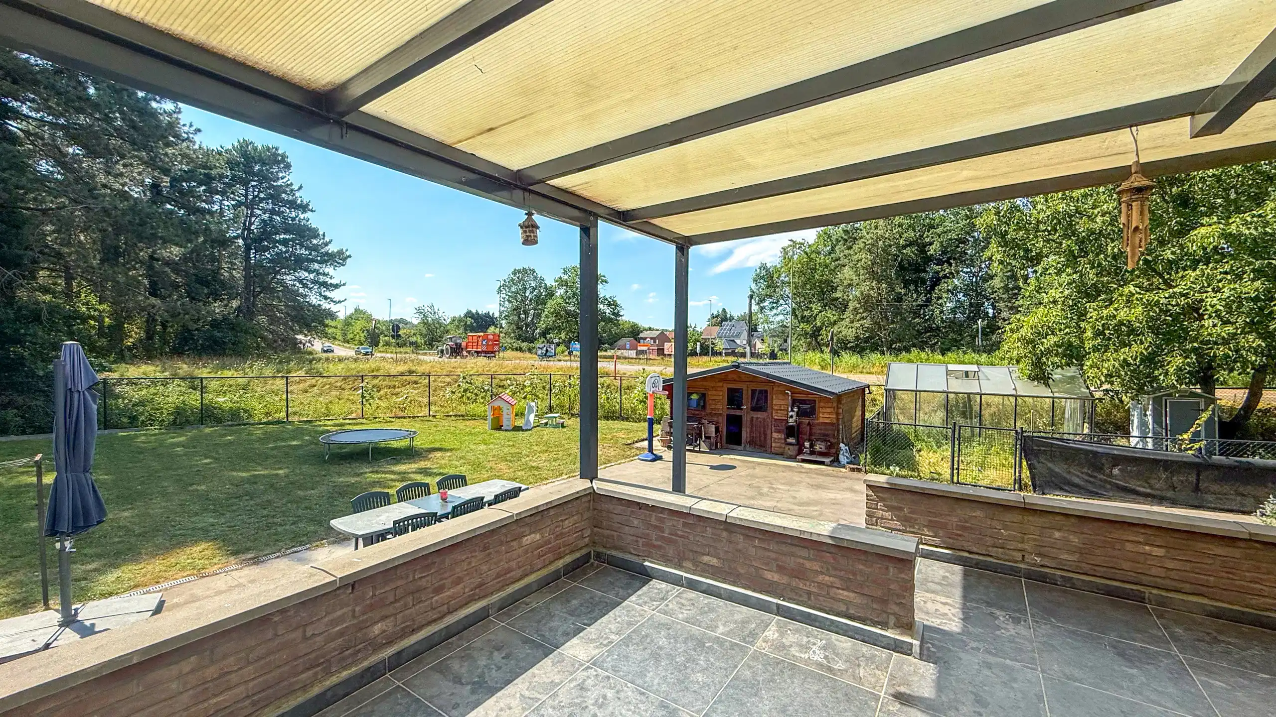 Instapklare woning met 3slpks, kelder en mooie tuin in Ham! foto 44