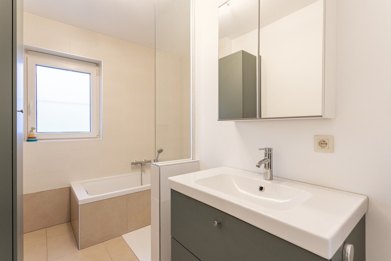 Moderne, energiezuinige woning met 3 slaapkamers, tuin en zonnepanelen in Saintes (Tubeke) foto 18