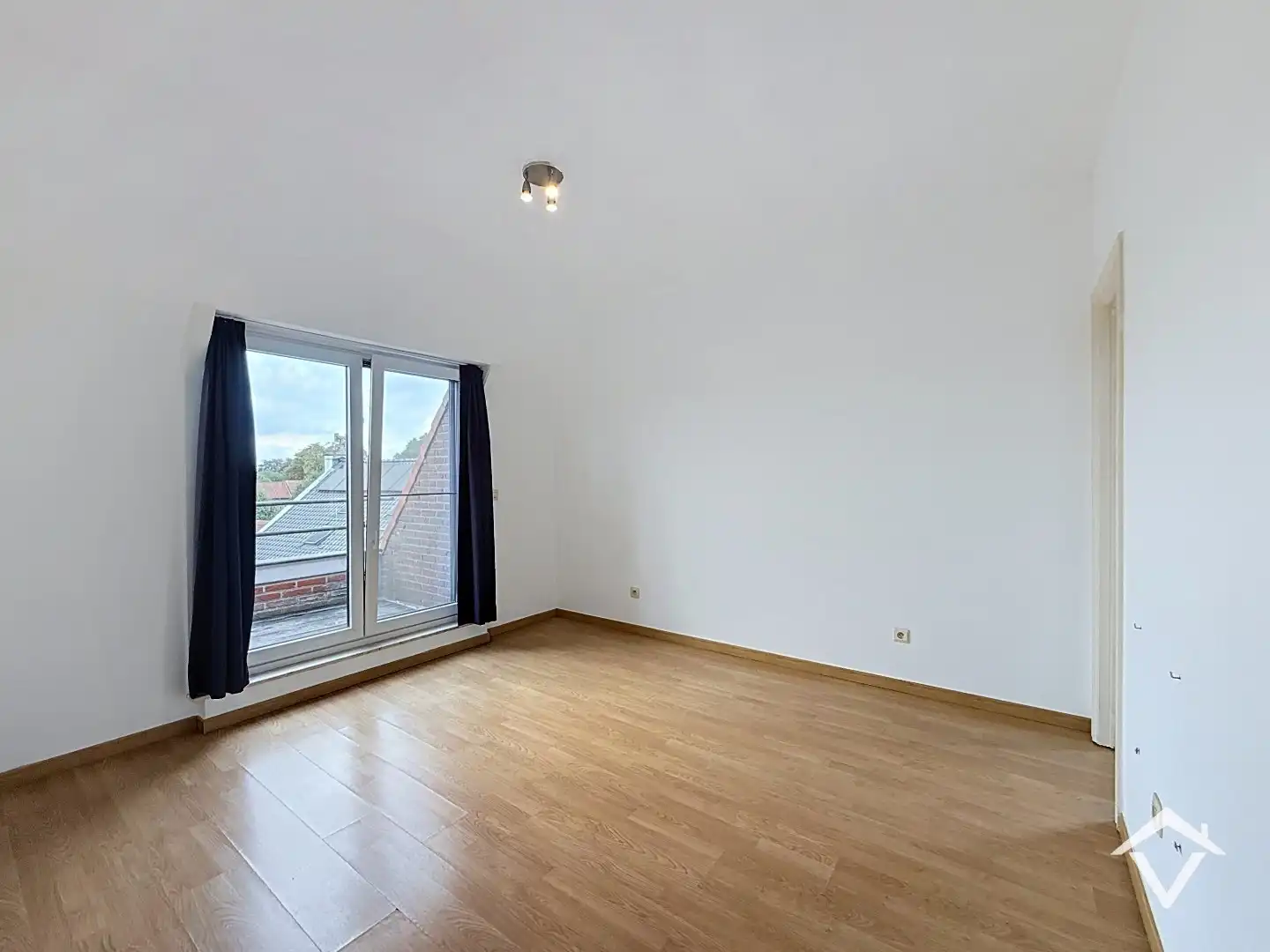 Ruim, gezellig dakappartement (EPC: B) met 3 slaapkamers en warmtepompen in centrum Roeselare  foto 15