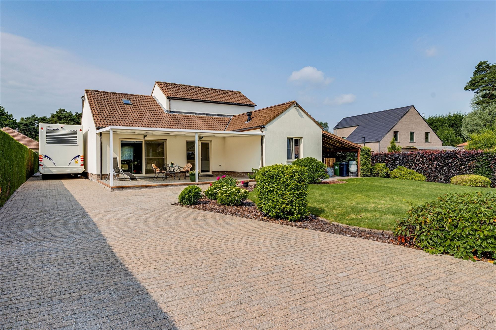 Prachtige villa in rustige wijk met vergund magazijn van 100 m² foto 18