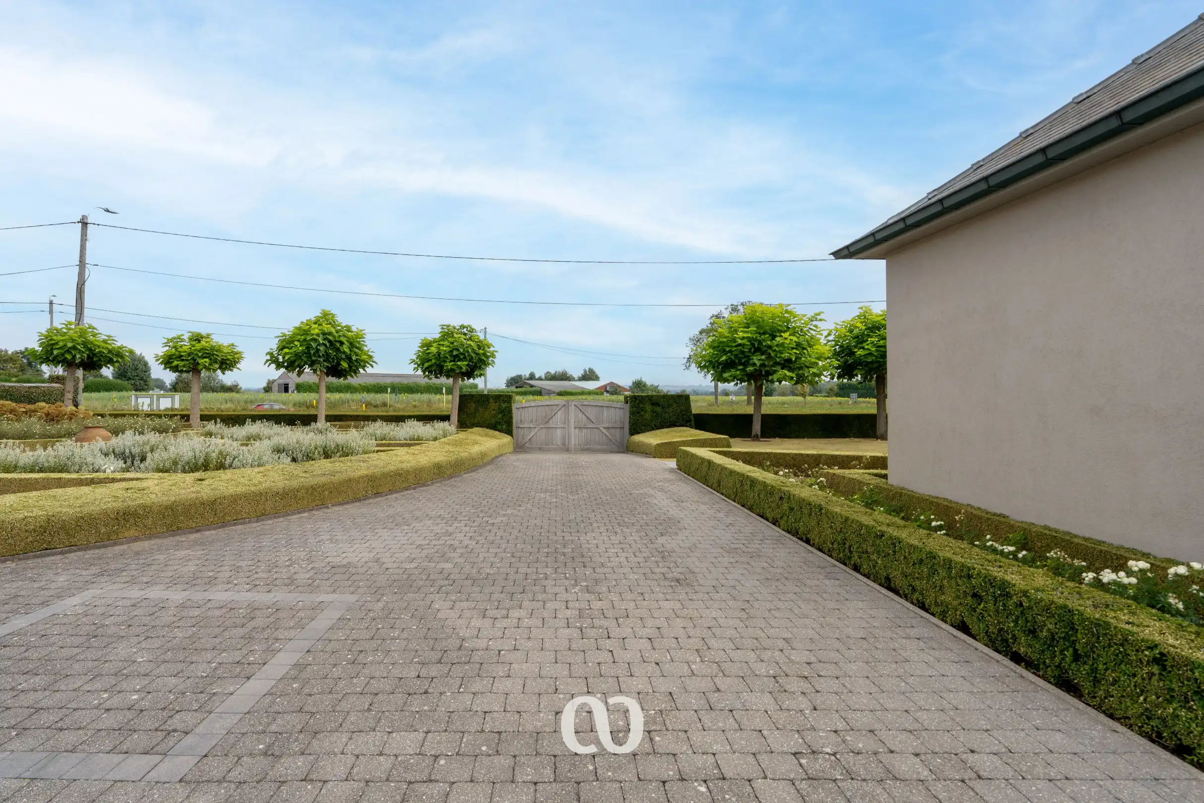 Prachtig onderhouden villa op meer dan 2.000 m² in Kaster foto 2