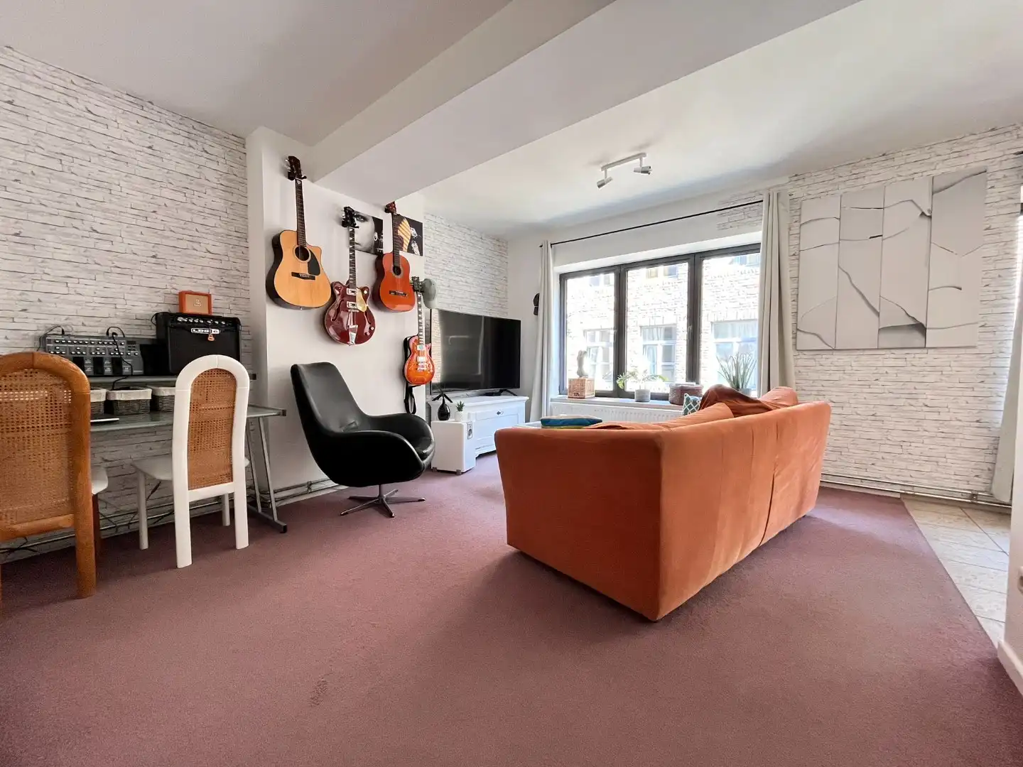 Comfortabel appartement op de 1ste verdieping van een kleinschalige residentie op een steenworp van de historische markt!  foto 3
