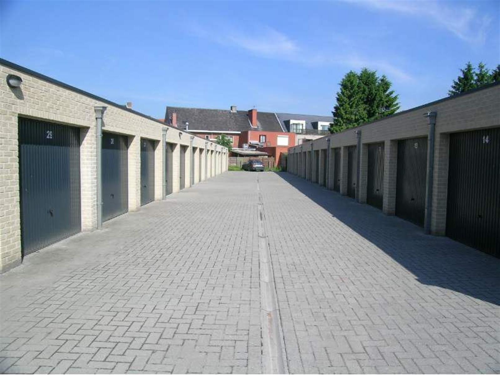 Een appartement op de 1ste verdieping met 2 slaapkamers, terras en garage.  foto 16