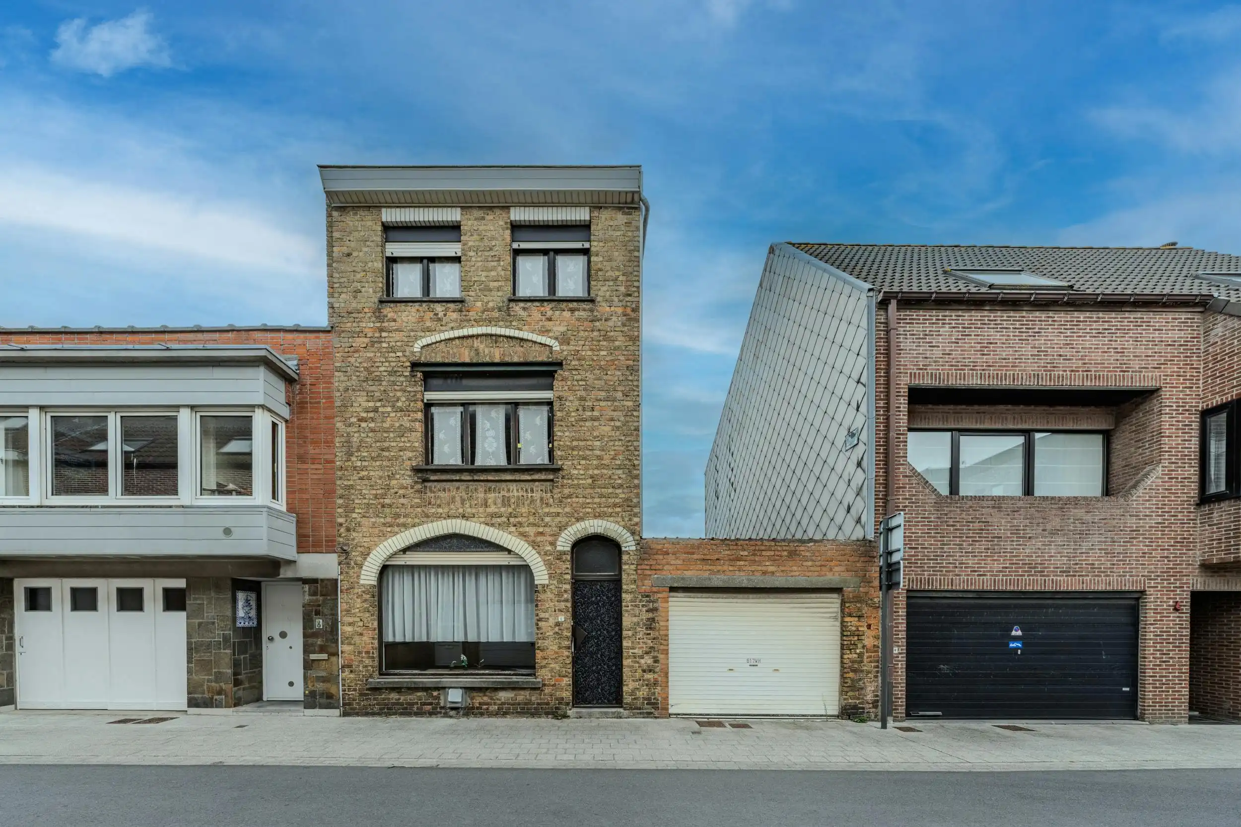 Te renoveren woning met 5 slaapkamers, tuin en garagebox te Middelkerke! foto 2