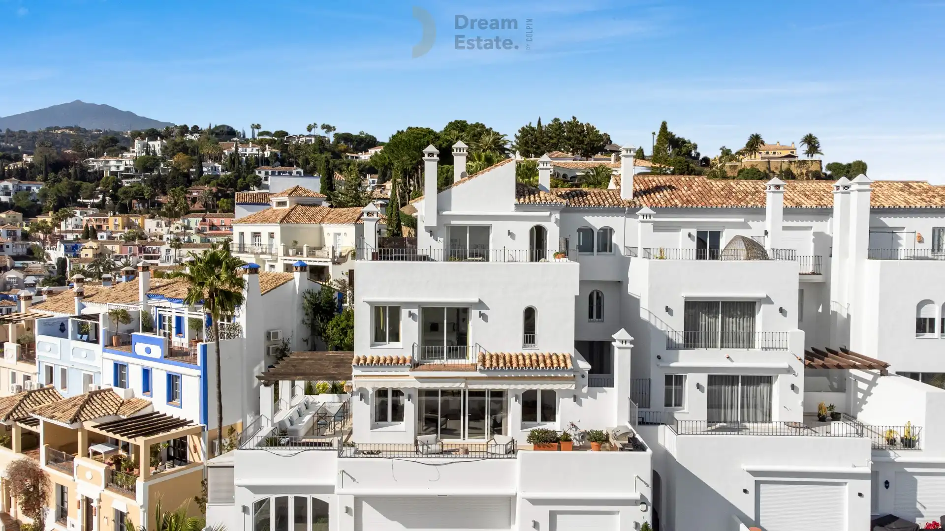 4 Slaapkamer duplex met adembenemende uitzichten te Las Colinas, Benahavís. foto 29