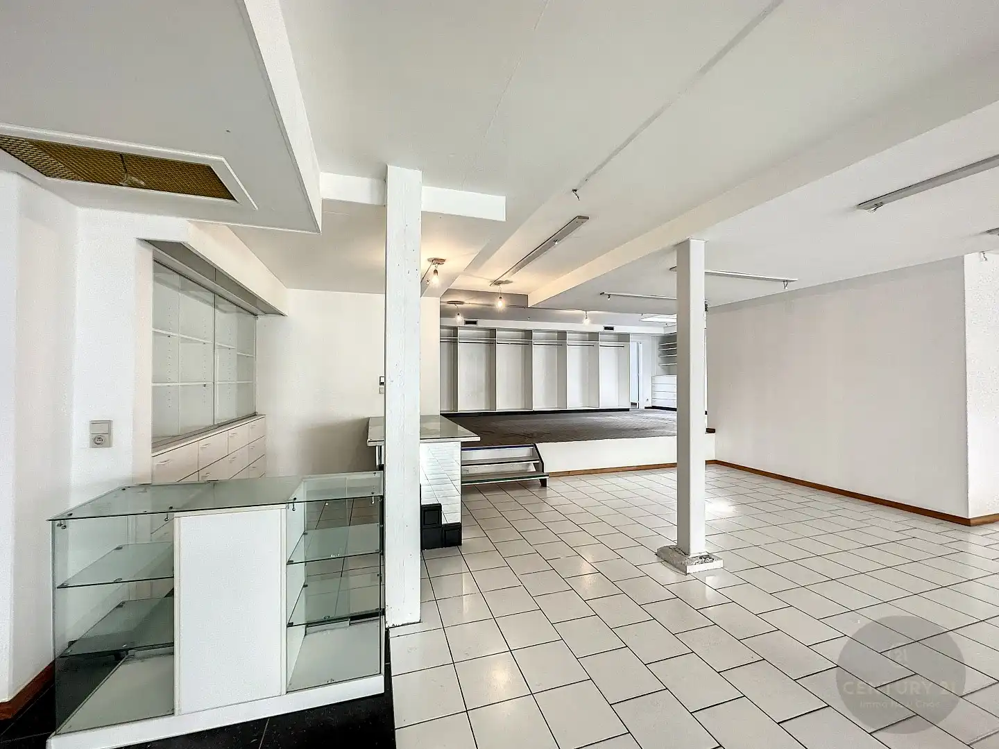 OPBRENGSTEIGENDOM / PROJECT/ HANDELSPAND MET WOONST foto 8