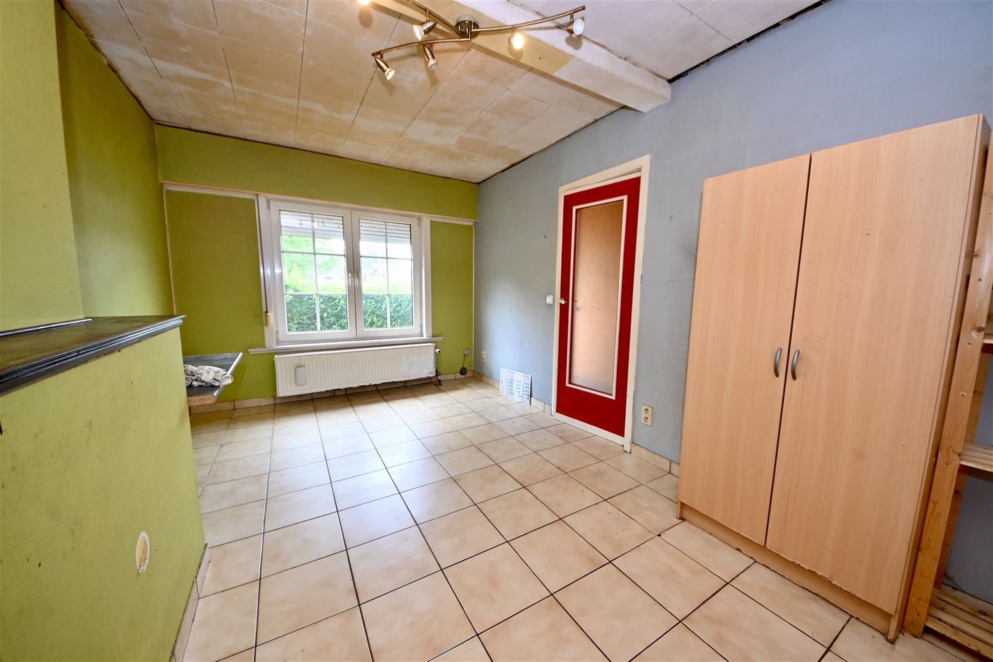 Te renoveren woning met 2 slaapkamers en tuin.  foto 7